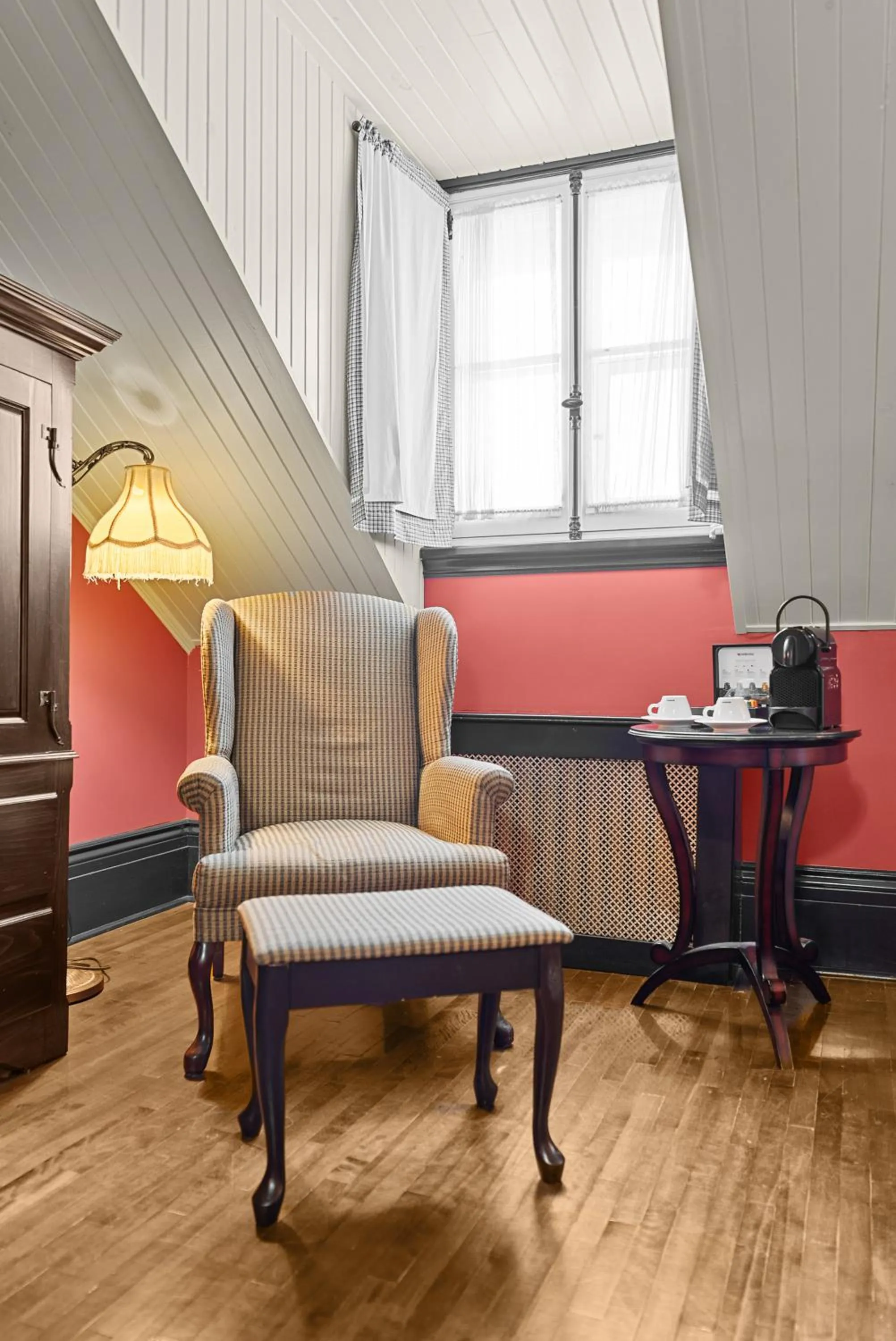 Seating area in Le Clos Saint-Louis - Par Aneyro