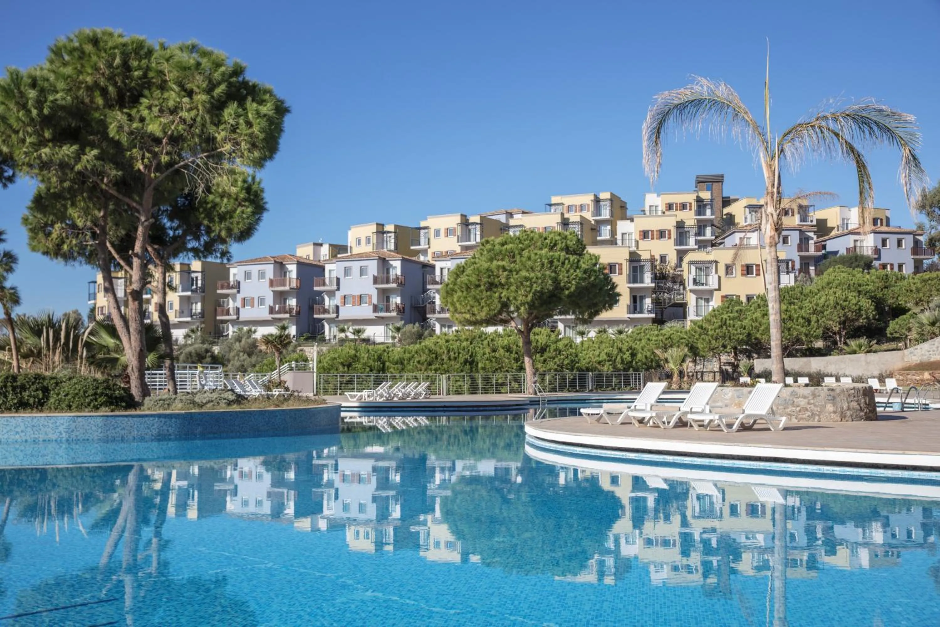 Swimming pool in Aria Claros Beach & Spa Resort – All Inclusive 24H