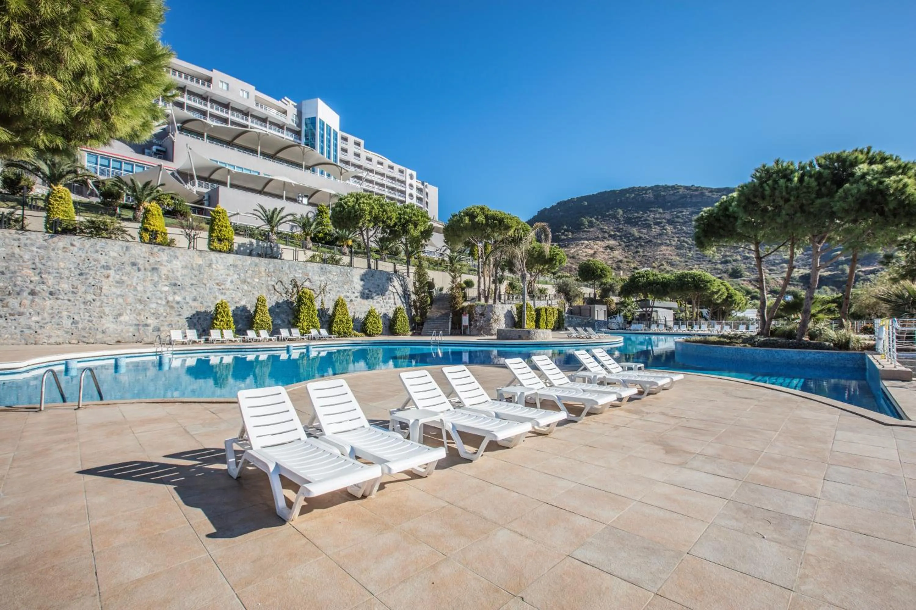 Swimming pool in Aria Claros Beach & Spa Resort – All Inclusive 24H