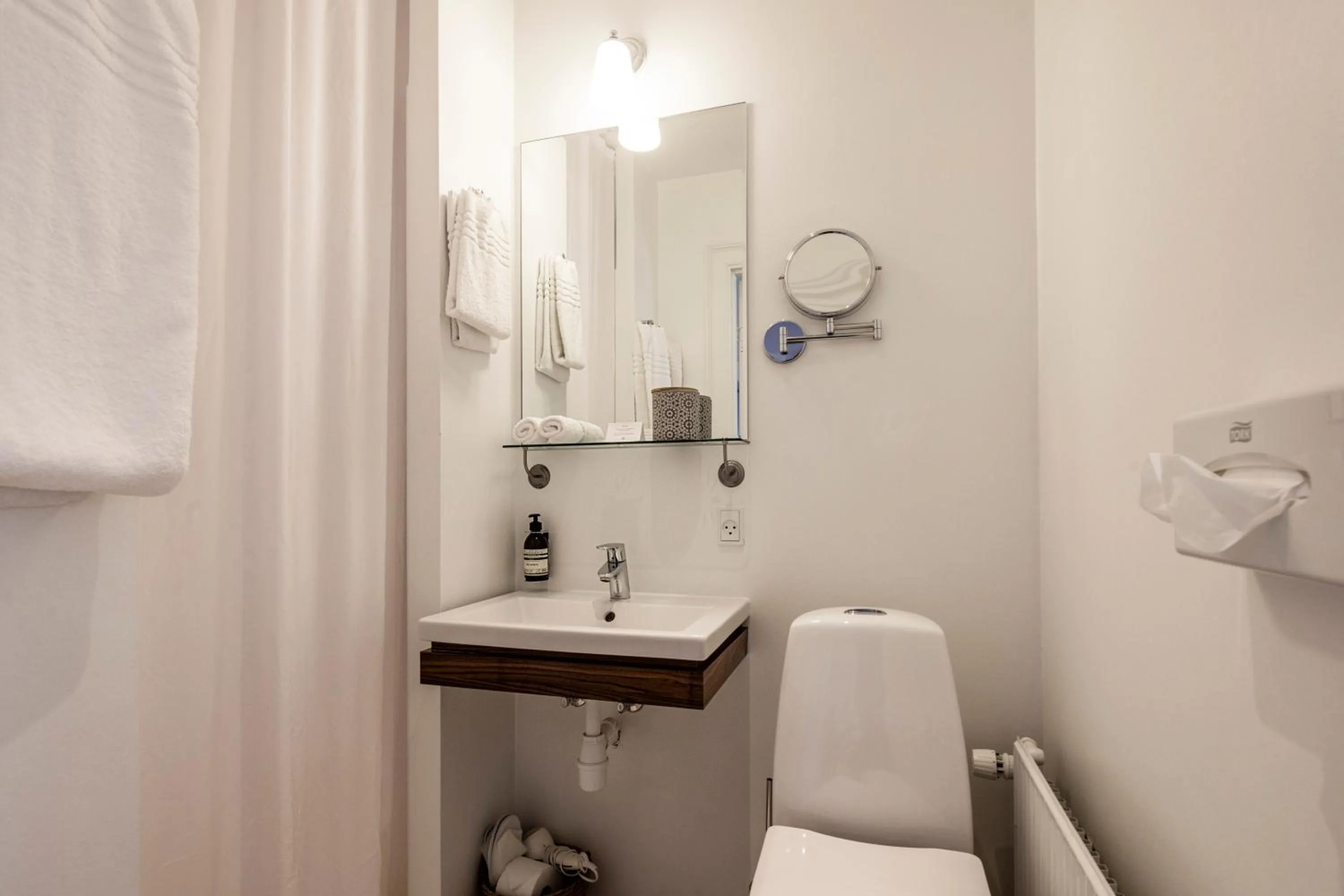 Shower in Stella Maris