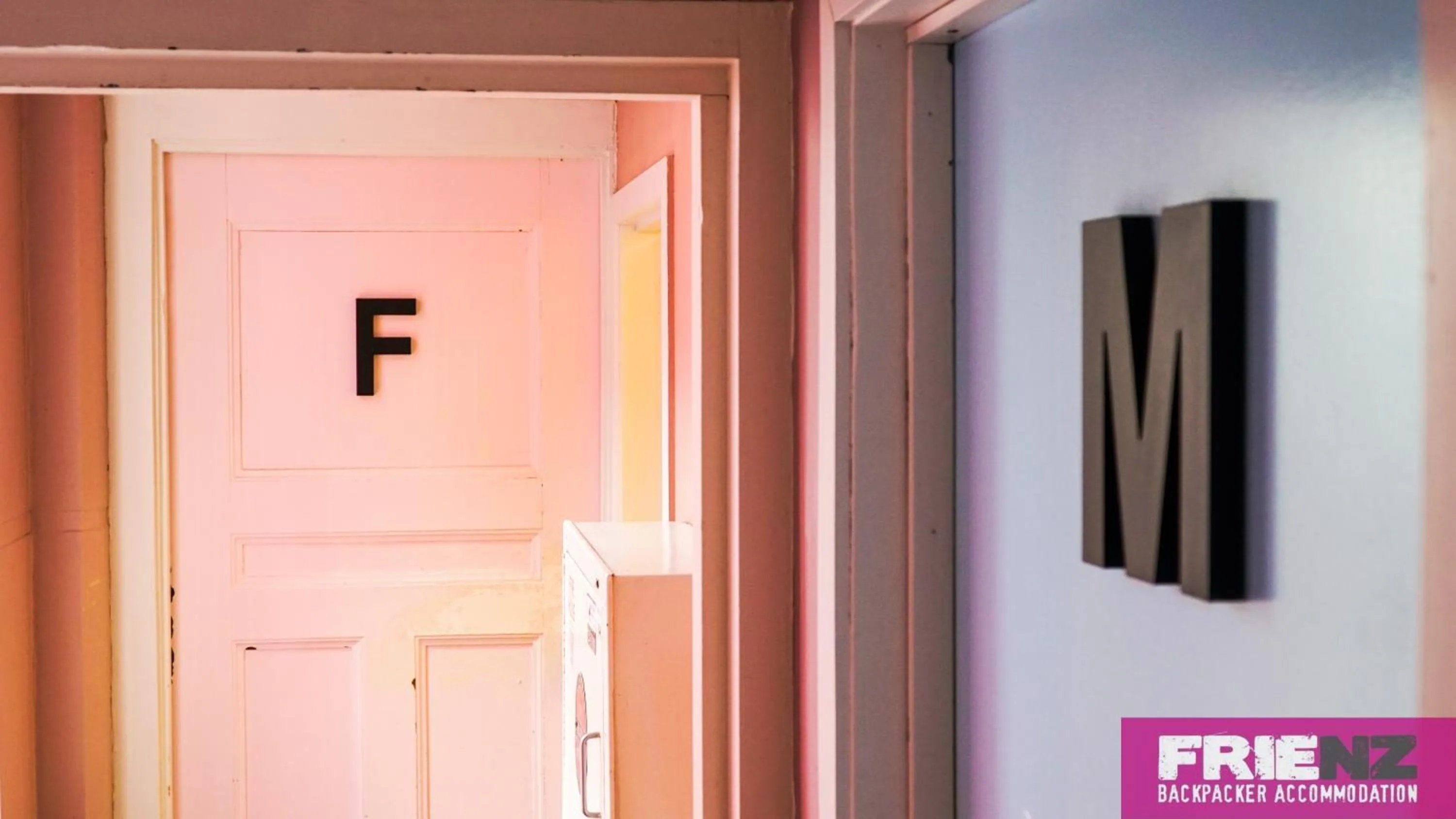 Toilet in Frienz Backpacker