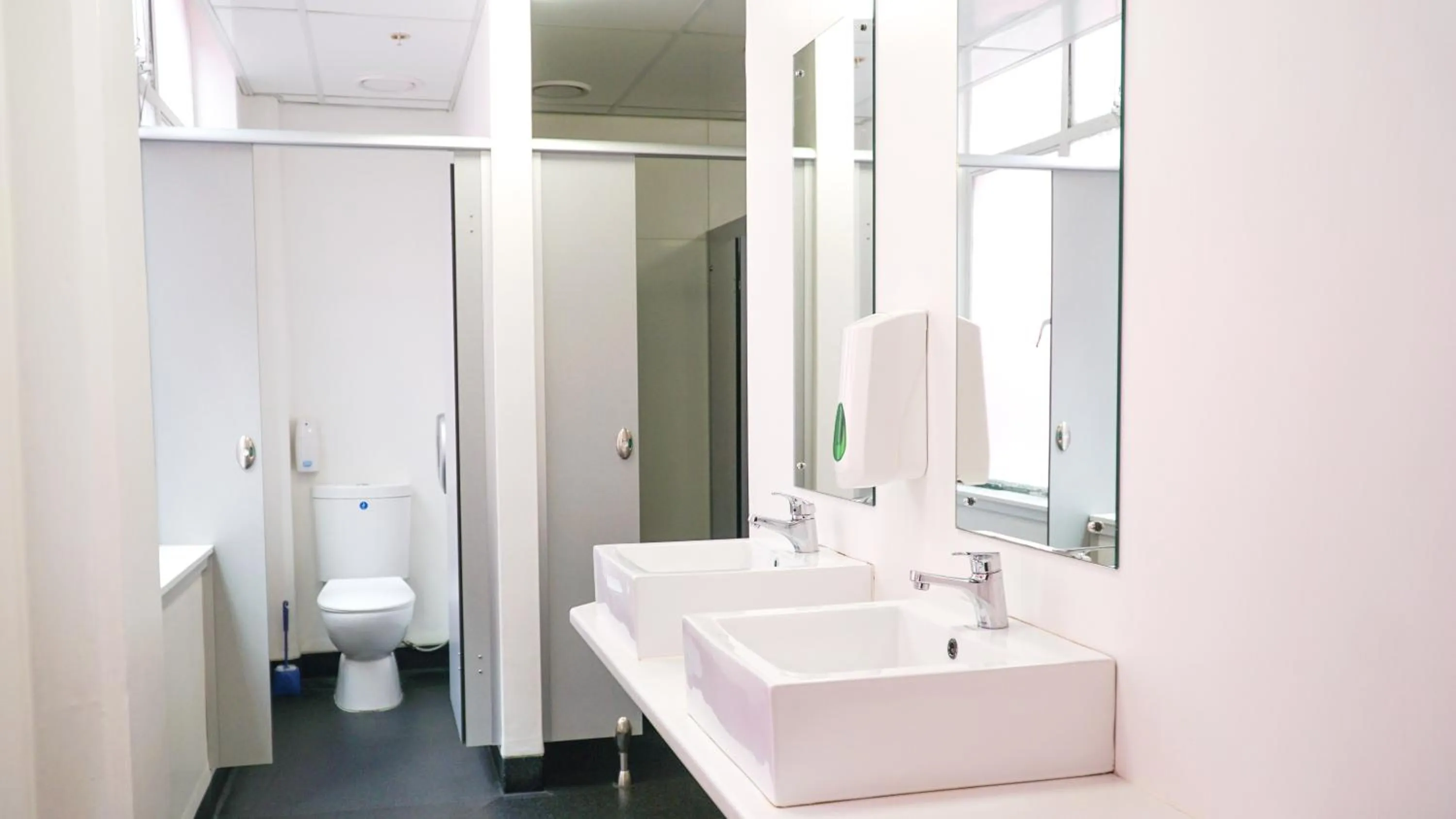 Bathroom in Frienz Backpacker