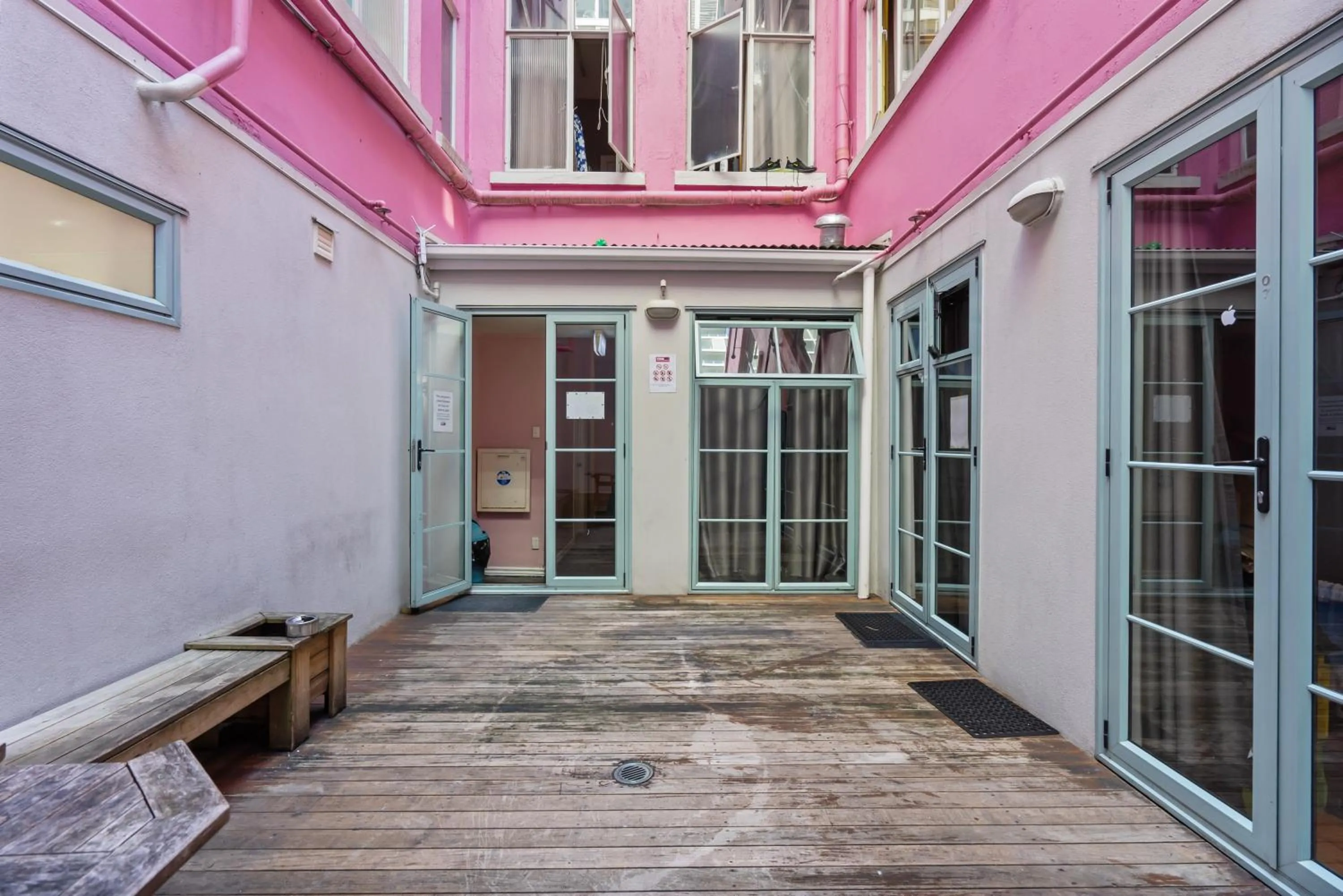 Inner courtyard view in Frienz Backpacker