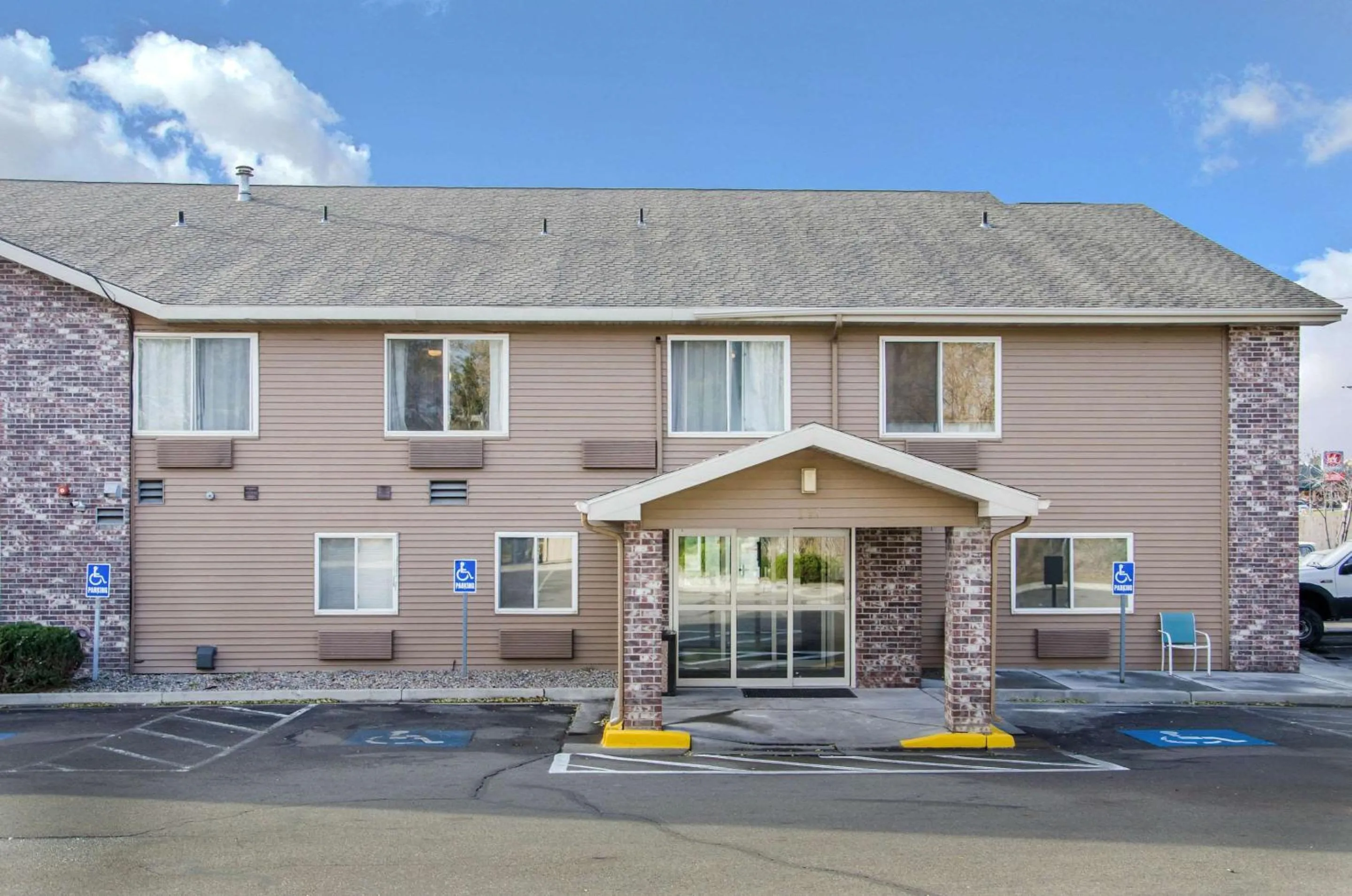 Property building in Comfort Inn