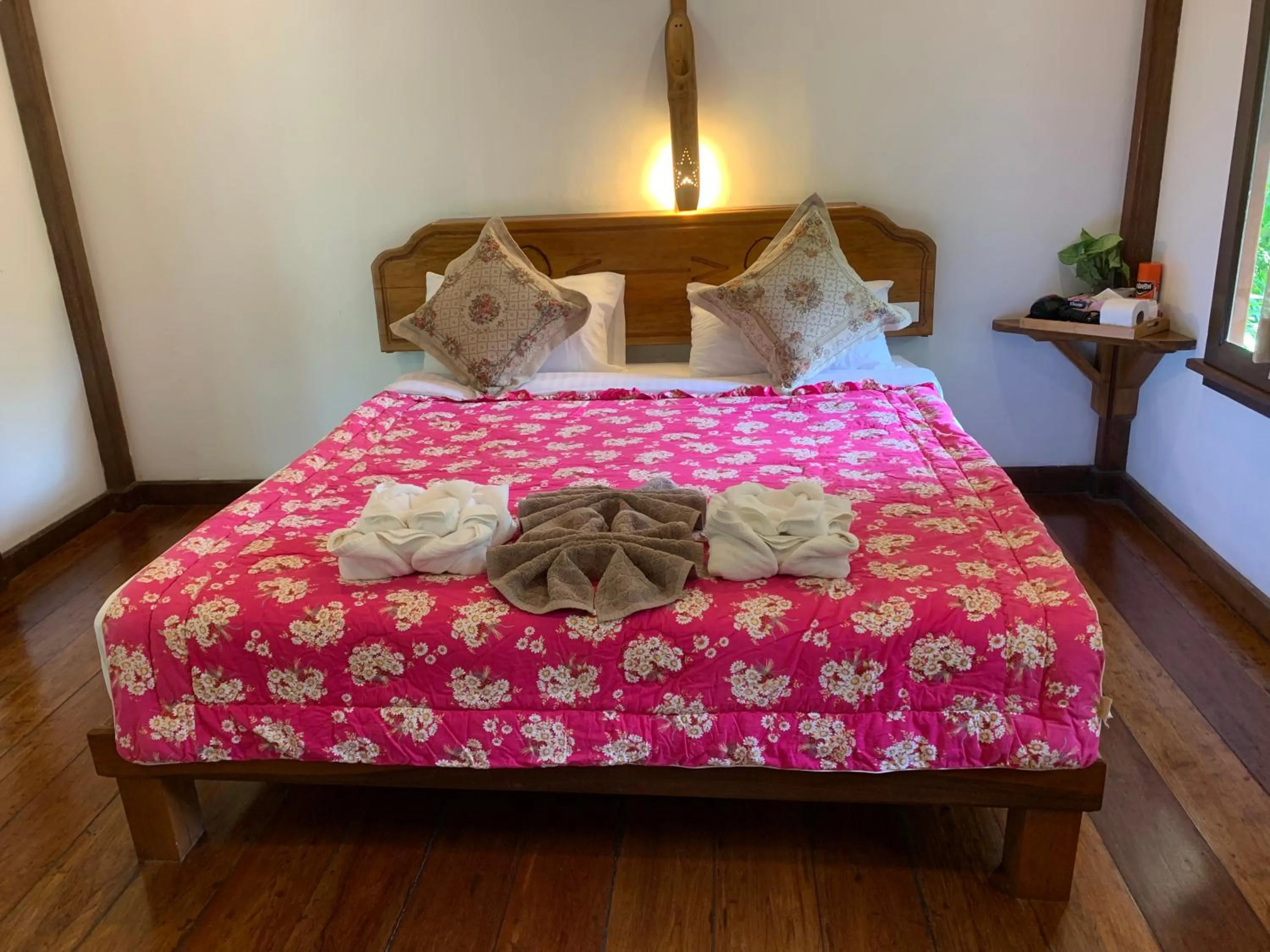 Photo of the whole room, Bed in Baan Khaosok Resort