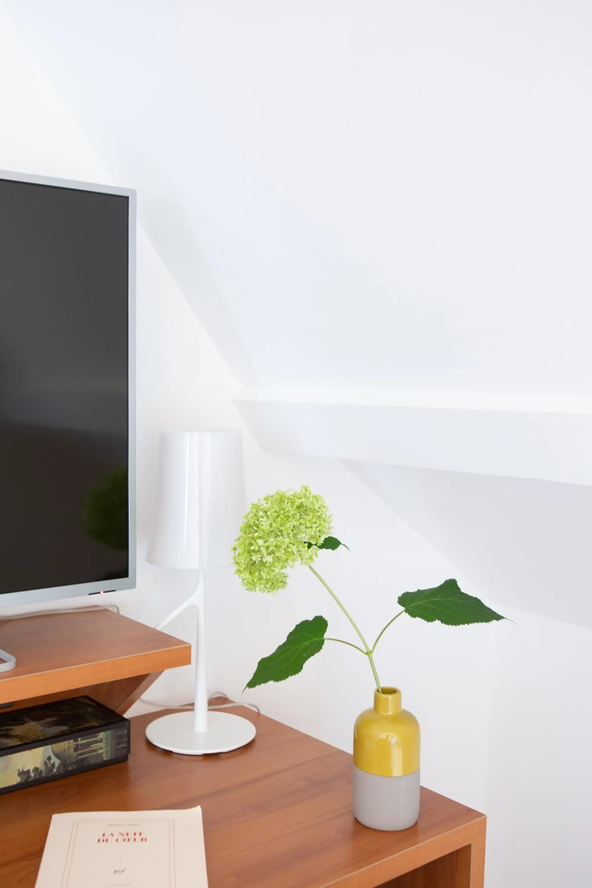 TV and multimedia in Hotel Le Clos De La Vouge