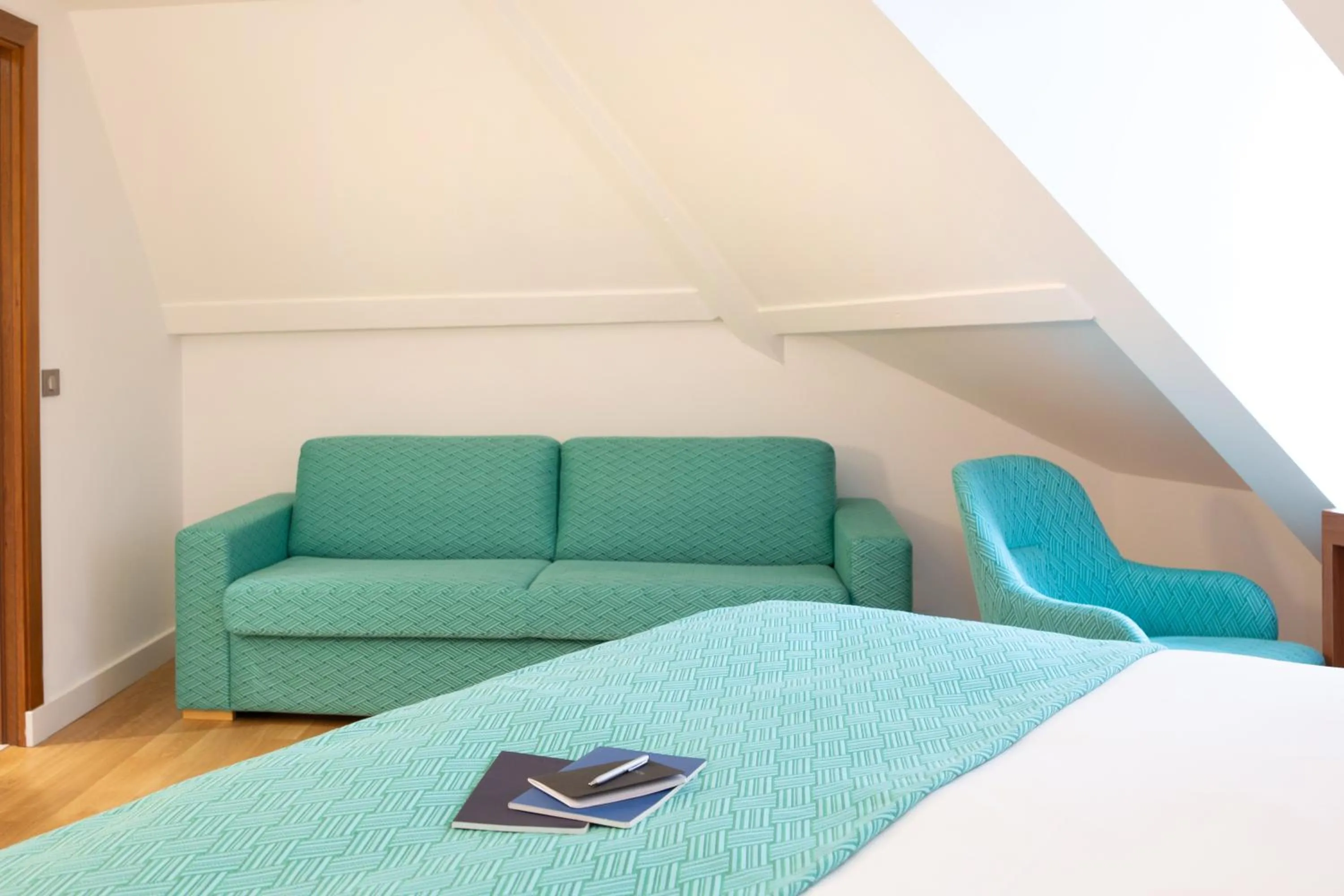 Bed in Hotel Le Clos De La Vouge