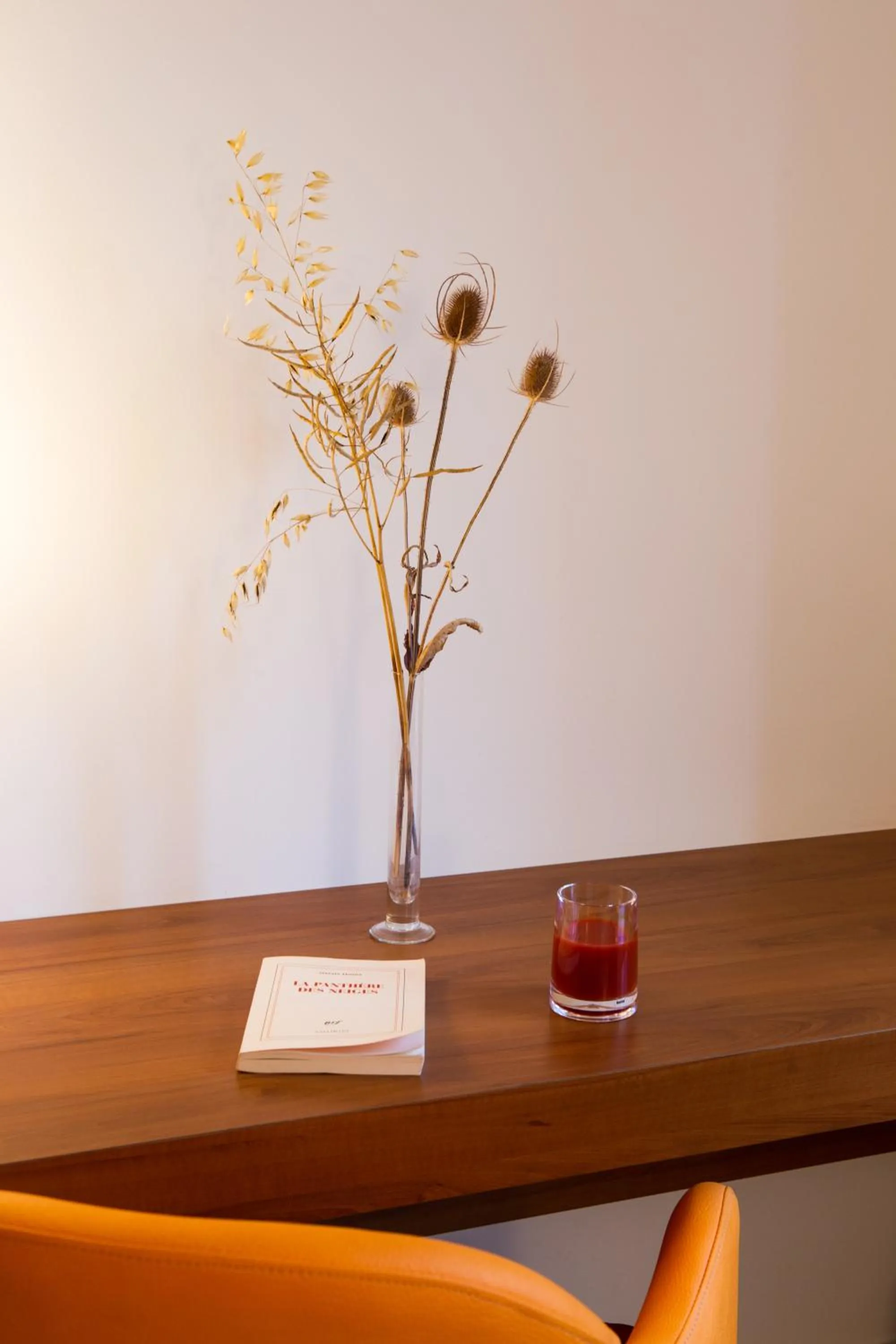 Seating area in Hotel Le Clos De La Vouge