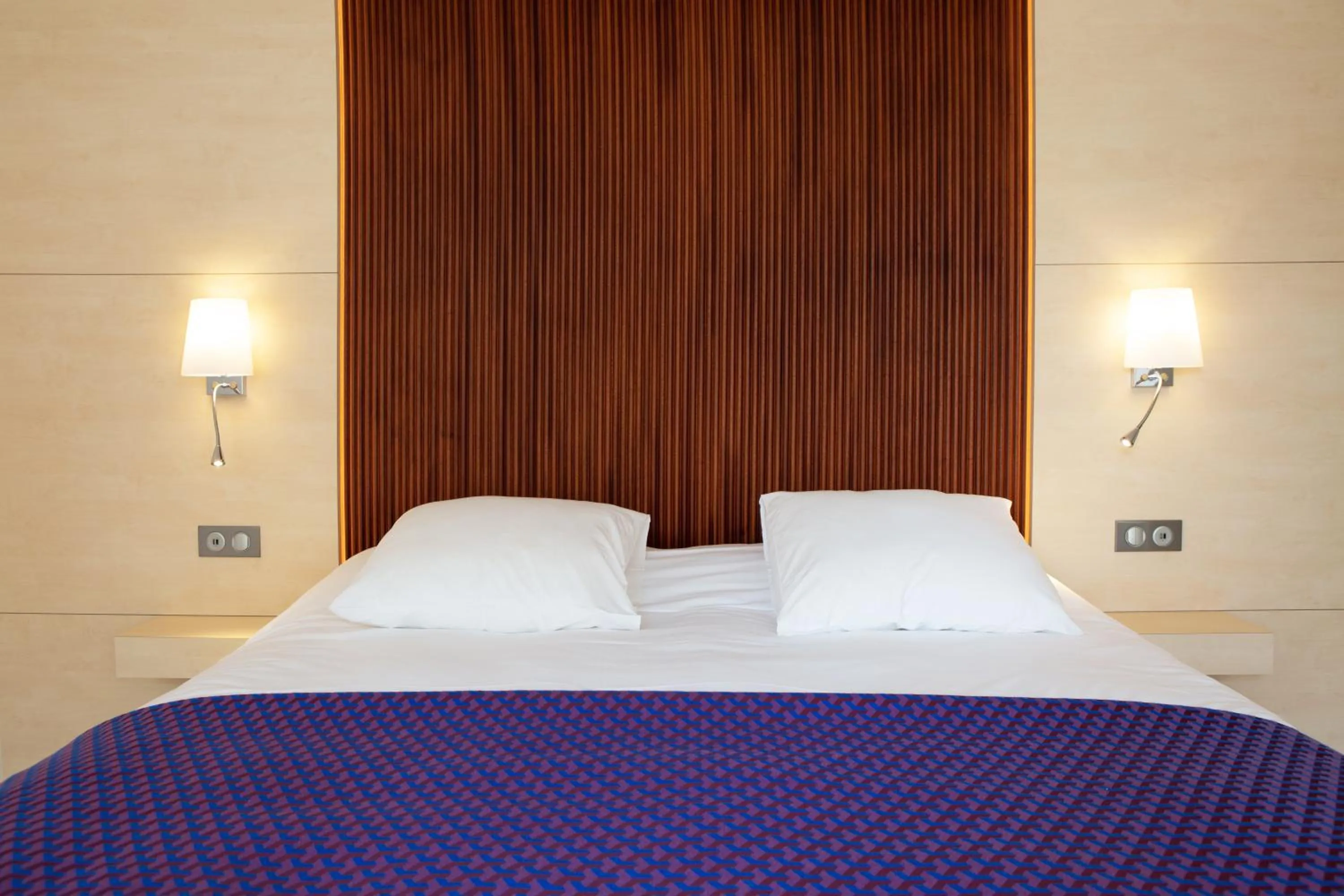 Bed in Hotel Le Clos De La Vouge