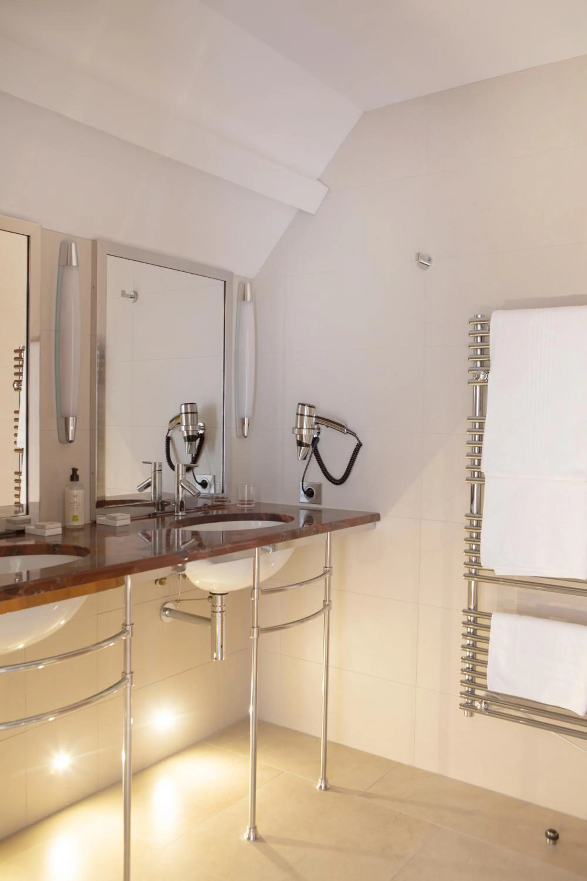 Bathroom in Hotel Le Clos De La Vouge