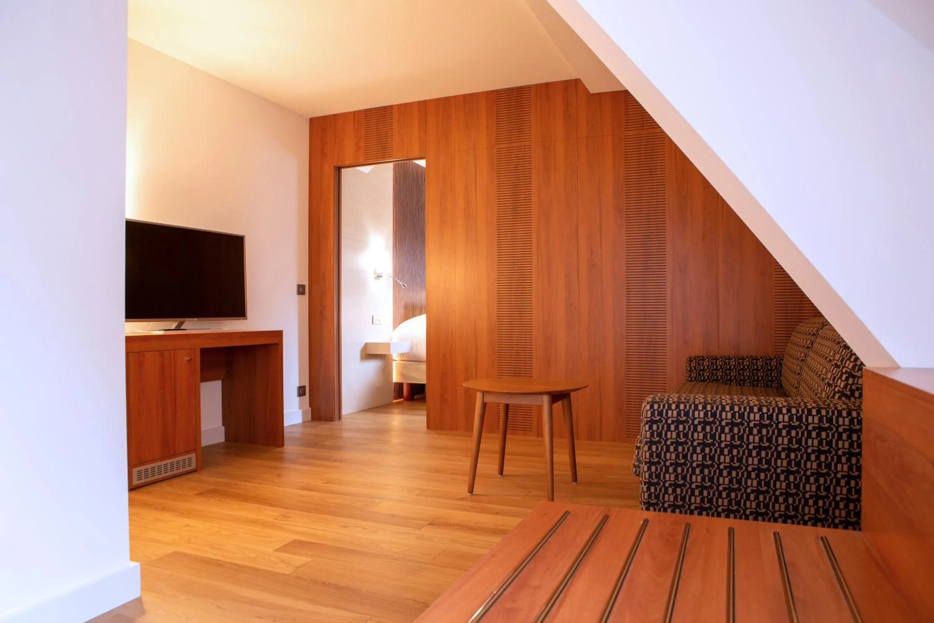 TV and multimedia in Hotel Le Clos De La Vouge