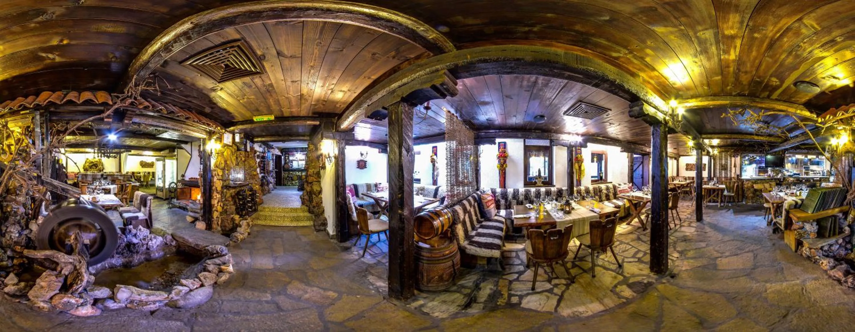 Restaurant/places to eat in Momini Dvori Boutique Guest House