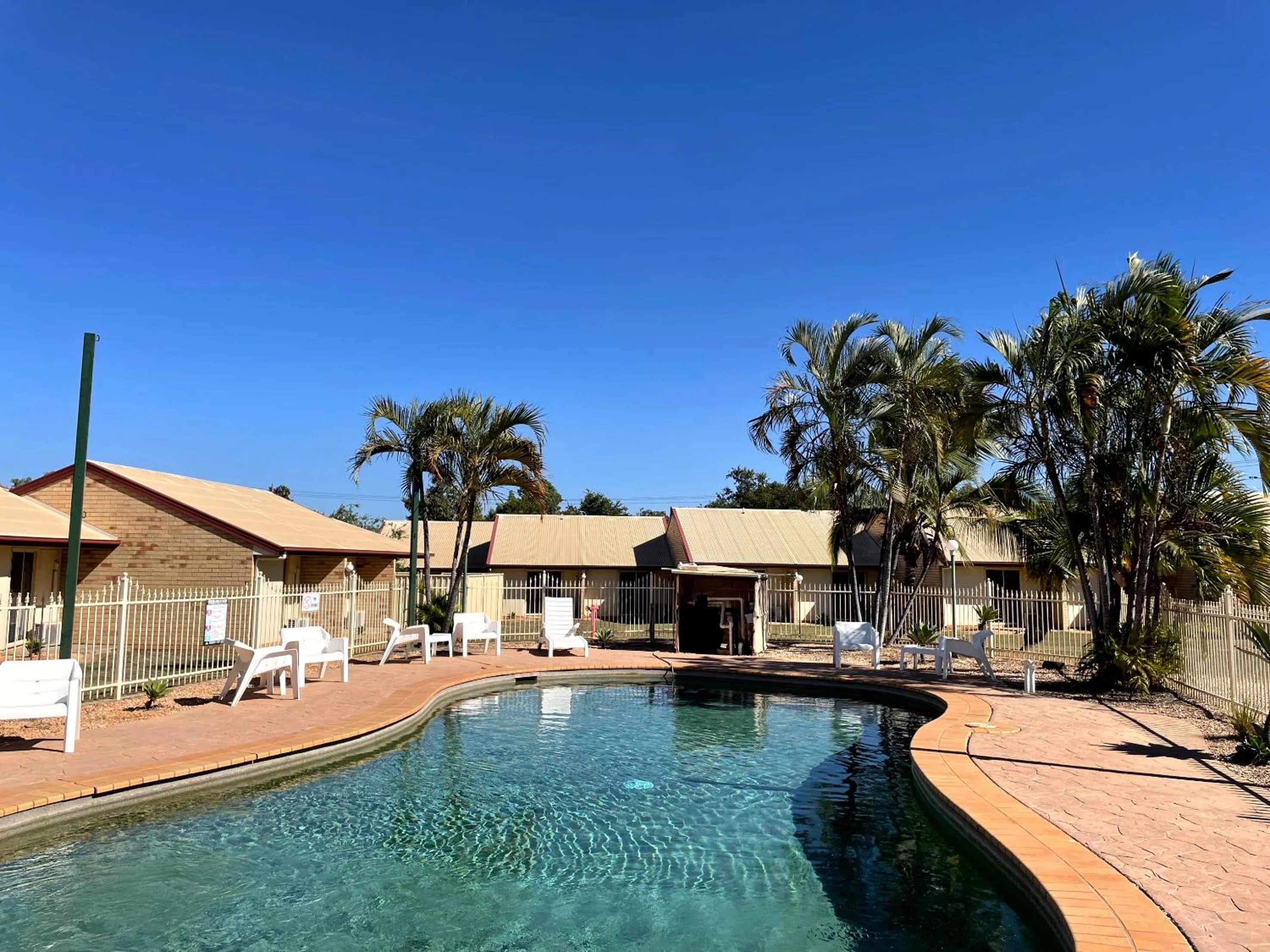 Swimming pool in Western Heritage Motor Inn