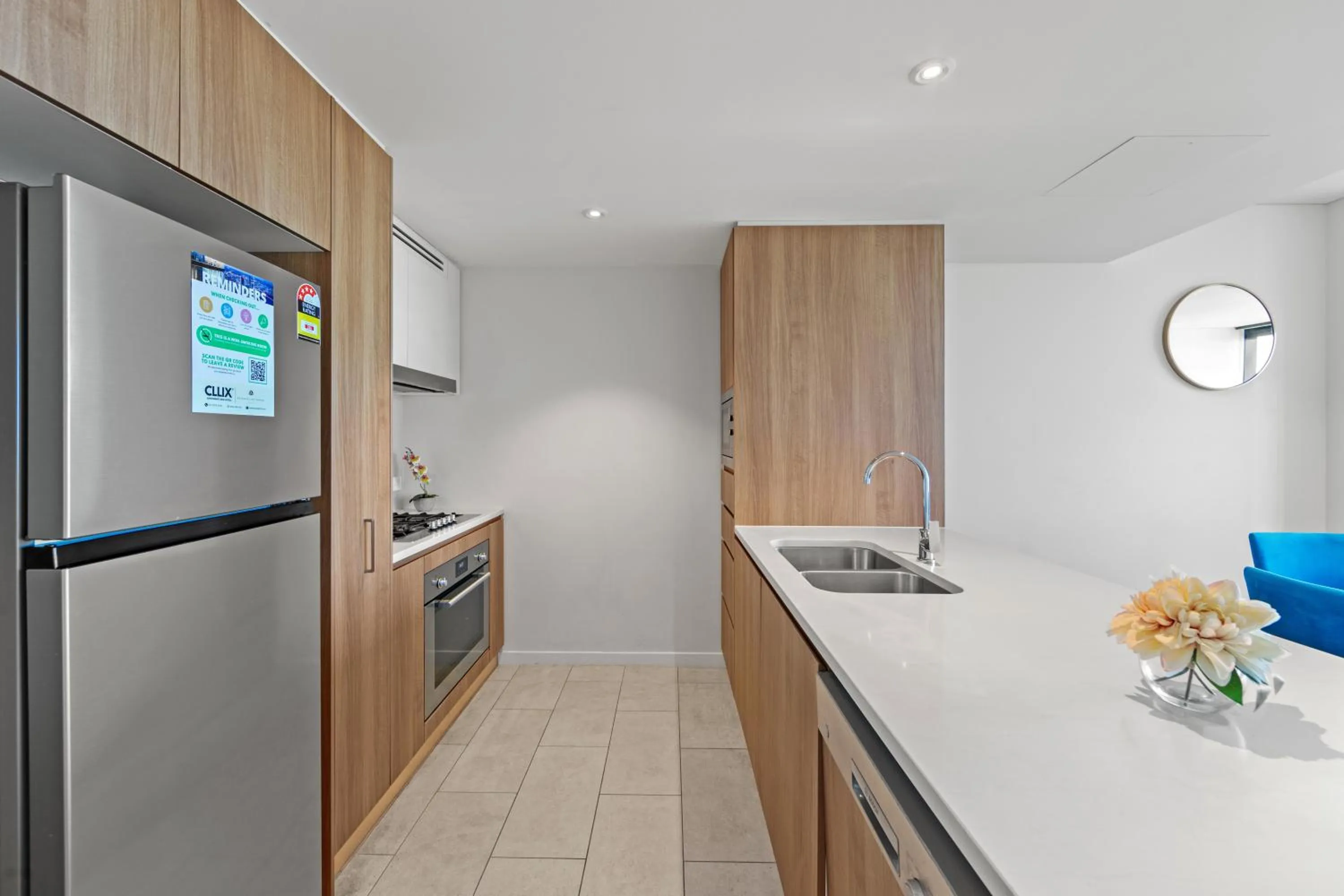 kitchen in Brisbane Skytower by CLLIX