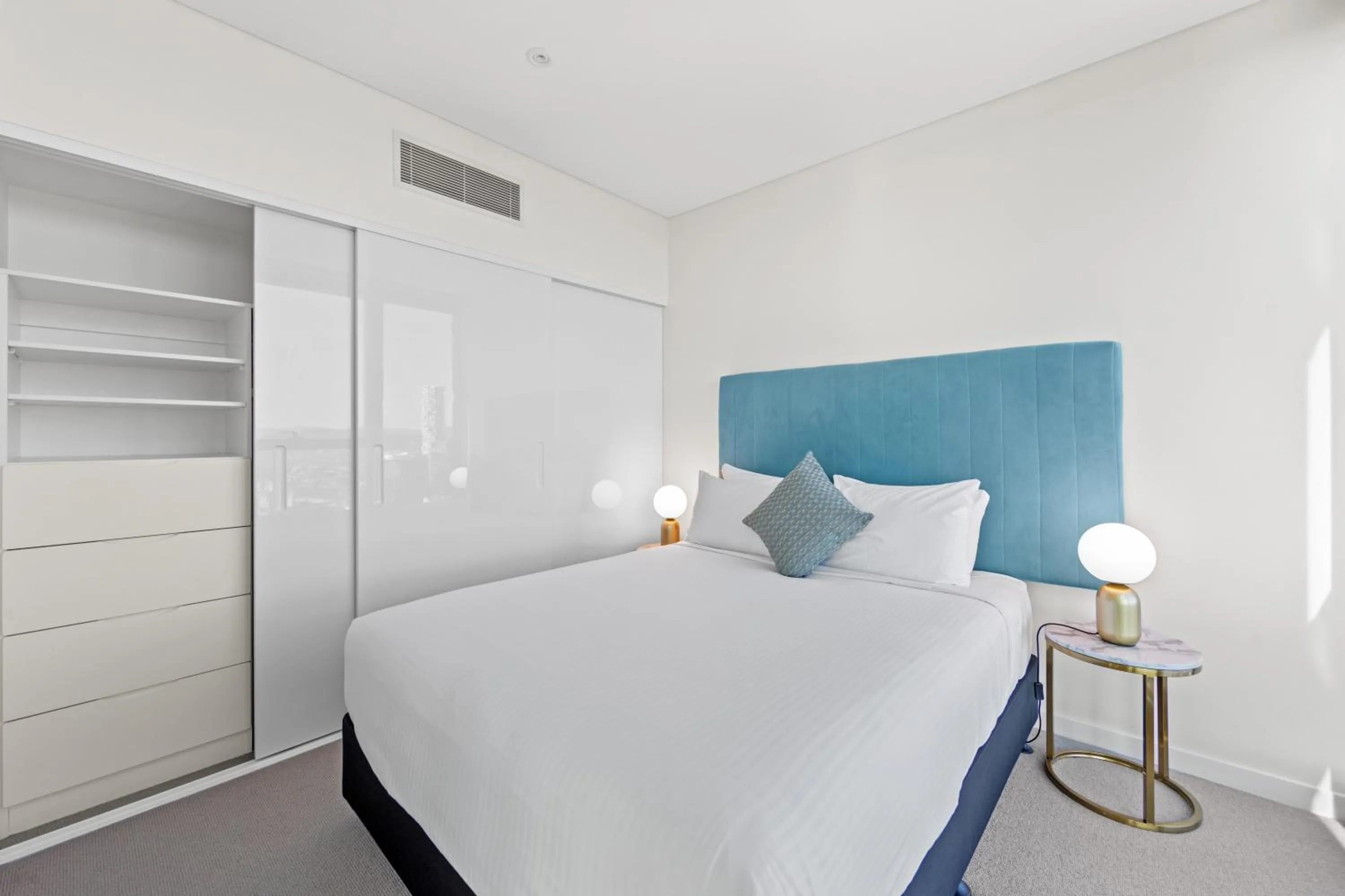 Bedroom, Bed in Brisbane Skytower by CLLIX