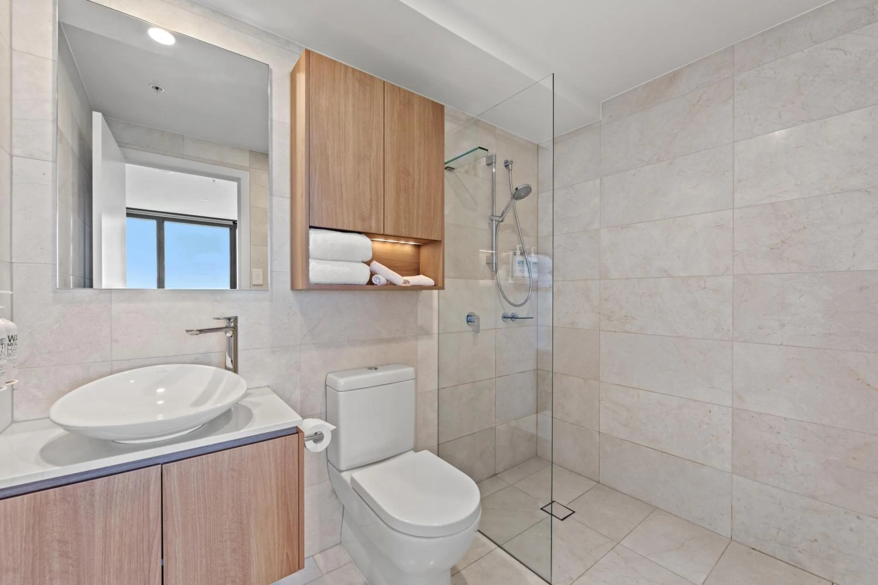 Shower in Brisbane Skytower by CLLIX