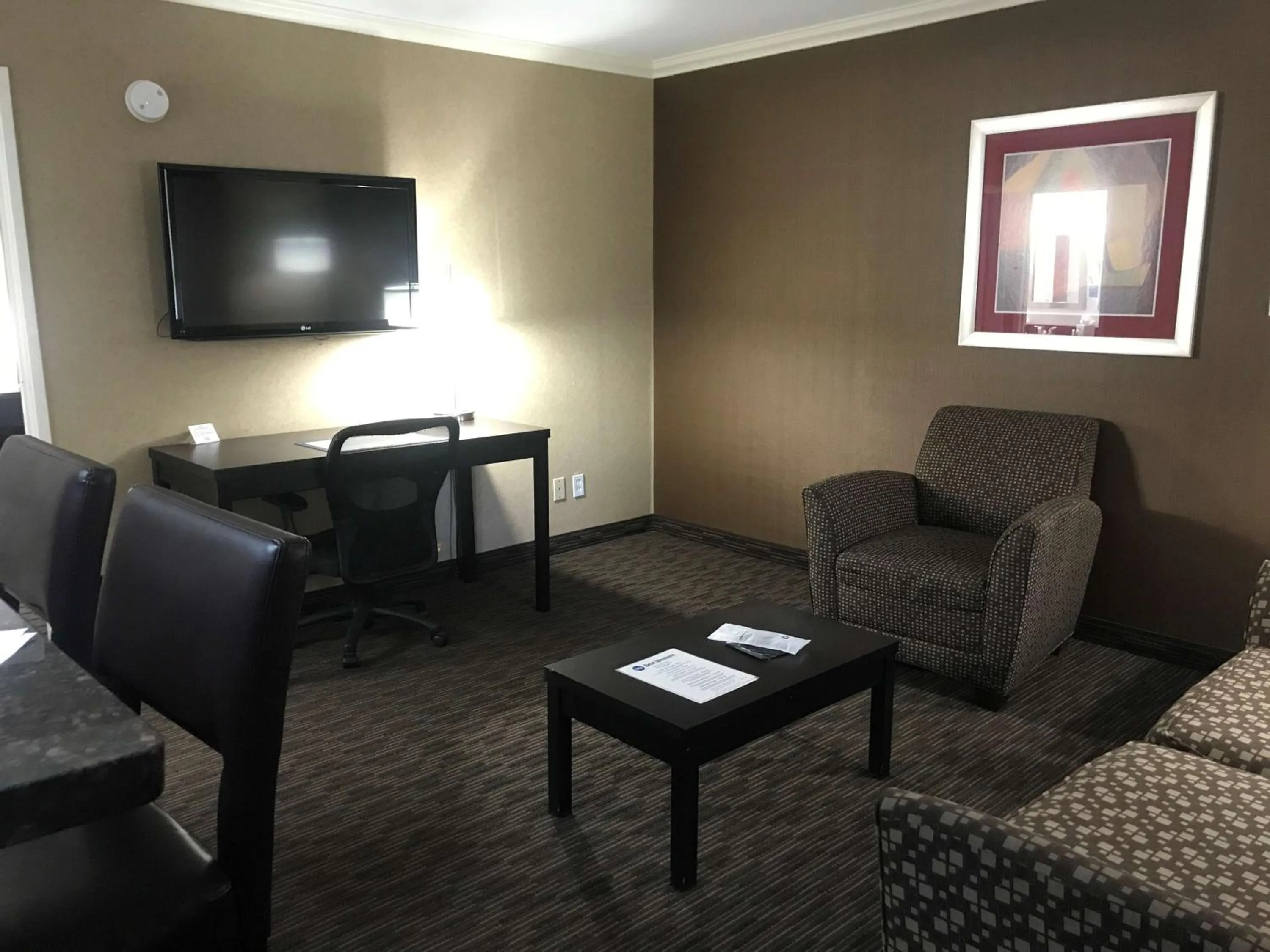 Photo of the whole room in Best Western Yuma Mall Hotel & Suites