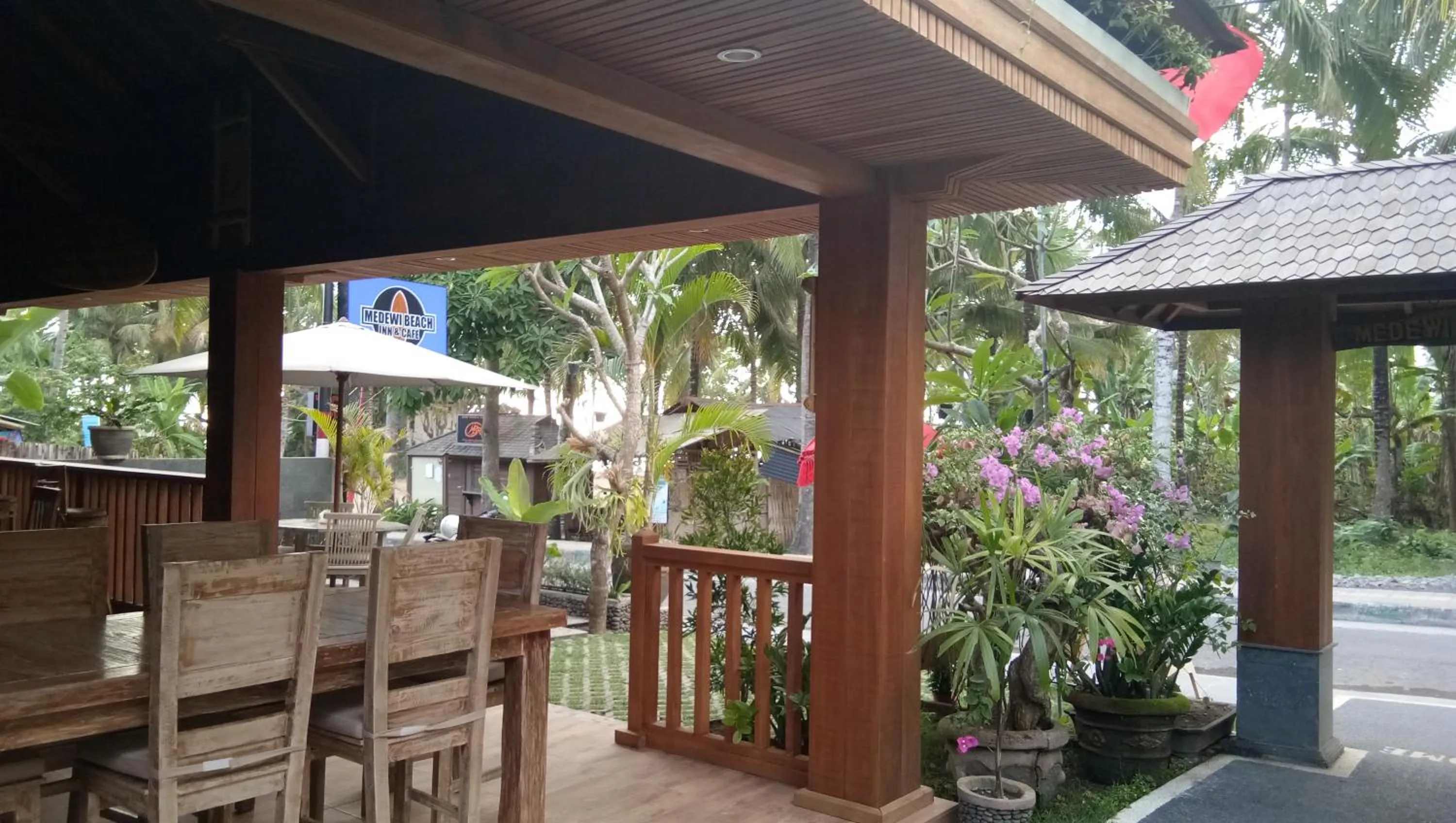 Restaurant/places to eat in Medewi Beach Inn