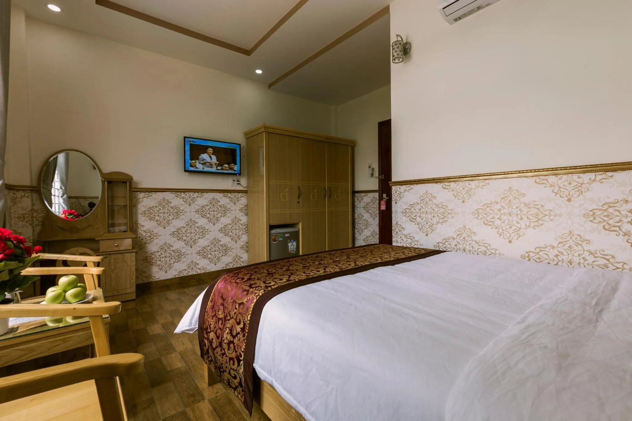 Bed in AEC Hotel Ban Me