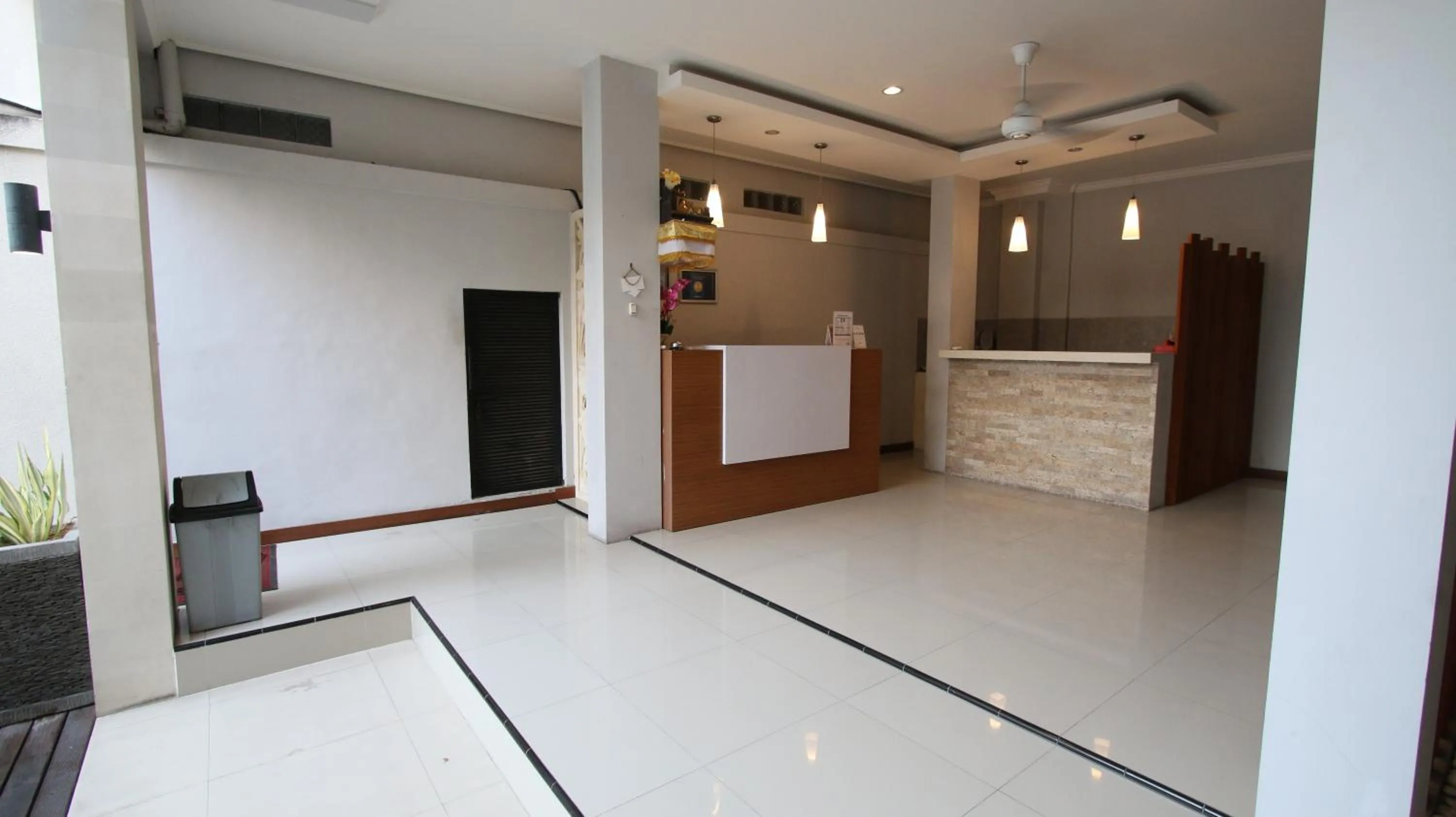 Lobby or reception in Tom Guest House