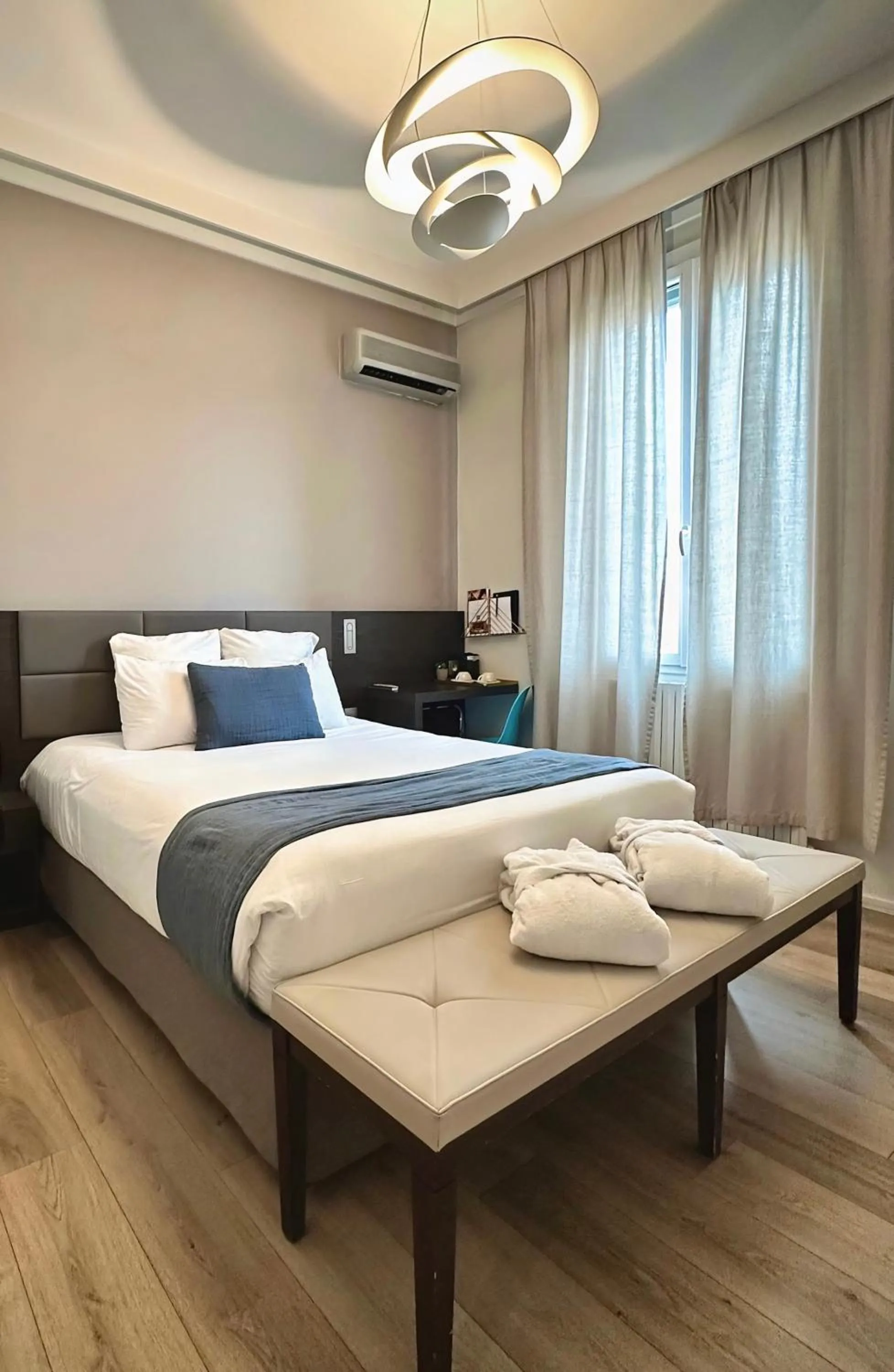 Photo of the whole room, Bed in Negrecoste Hôtel & Spa