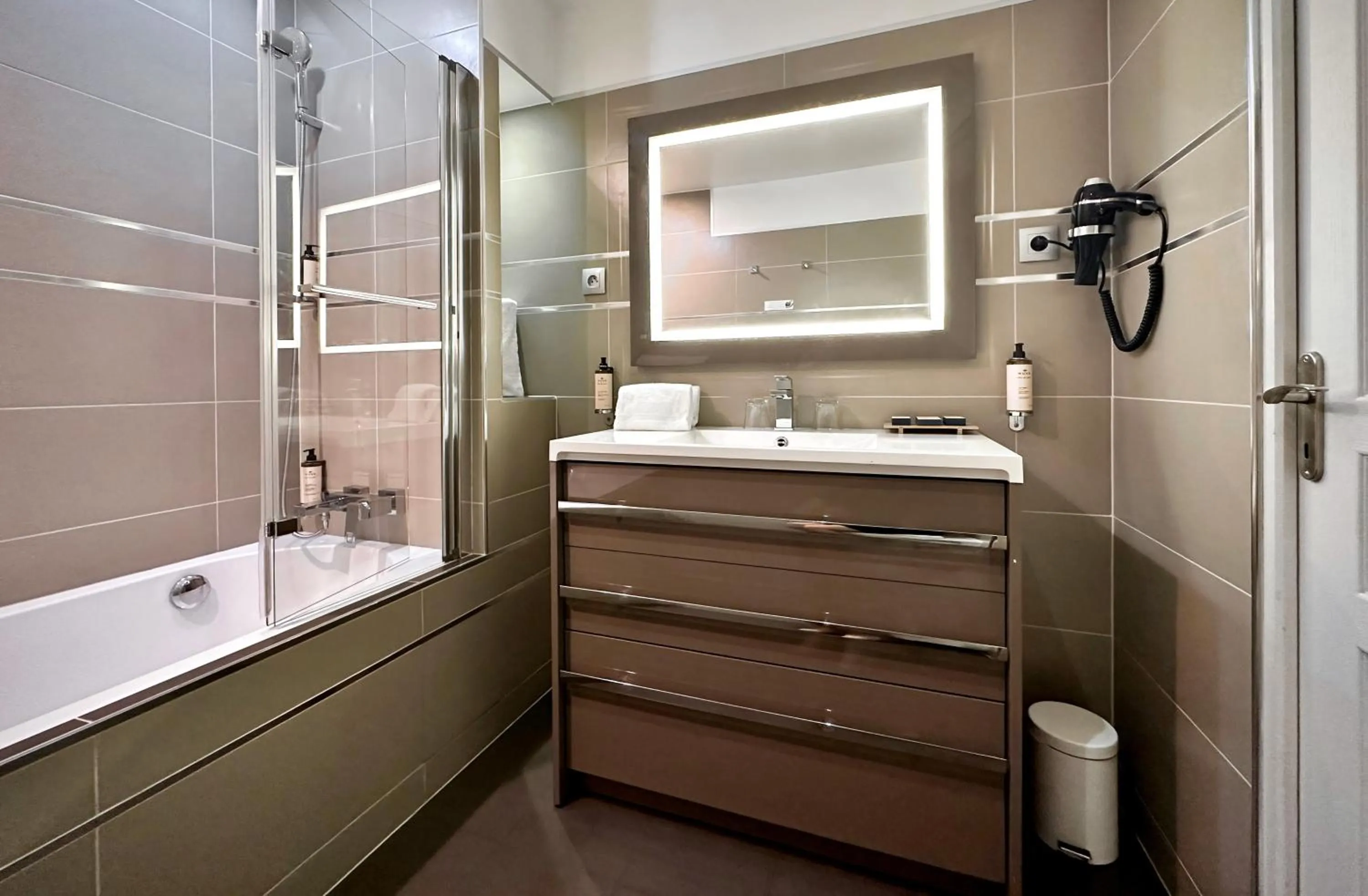 Bathroom in Negrecoste Hôtel & Spa