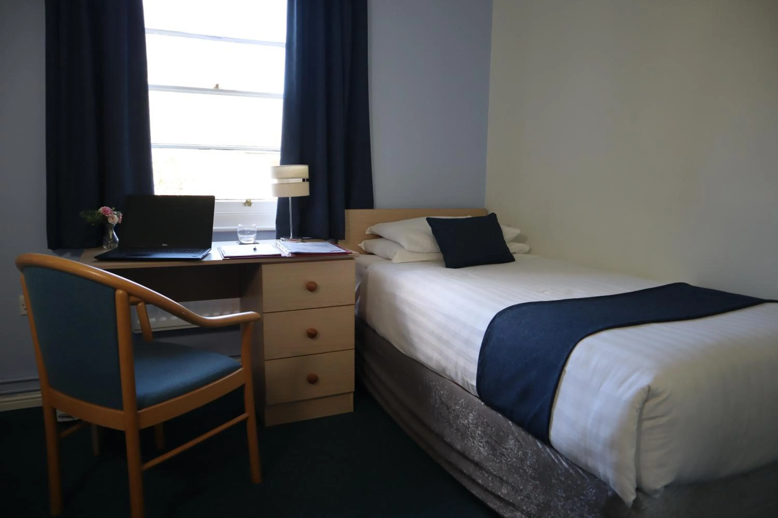 Bedroom, Bed in Hinsley Hall