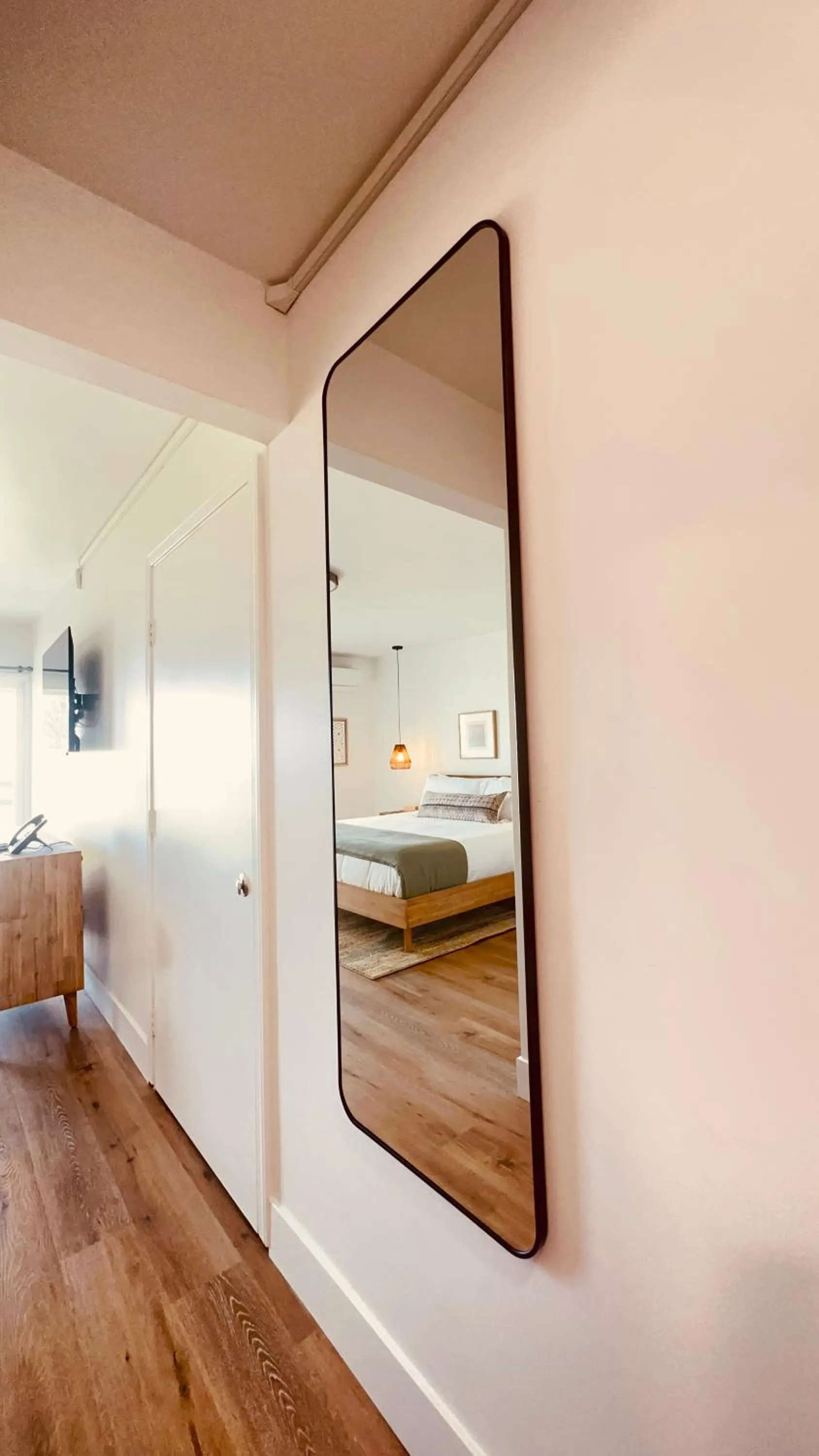 Photo of the whole room, Bed in Ocean Villa Inn