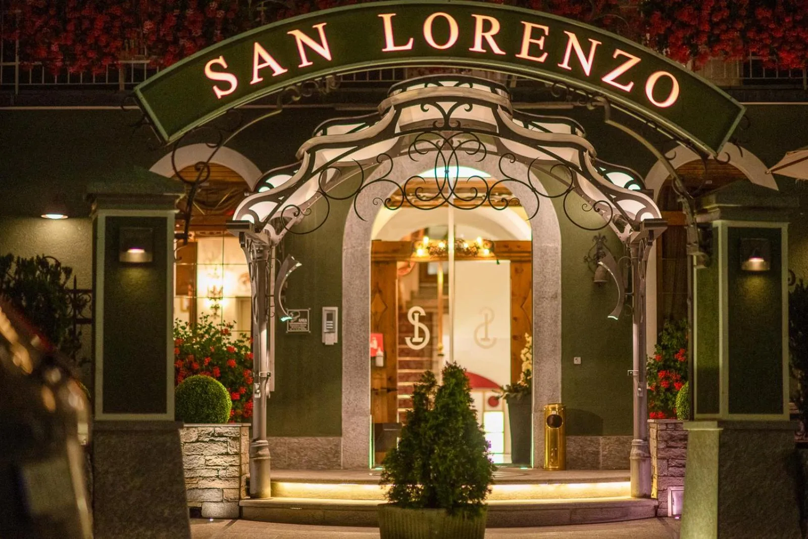 Facade/entrance in Hotel San Lorenzo