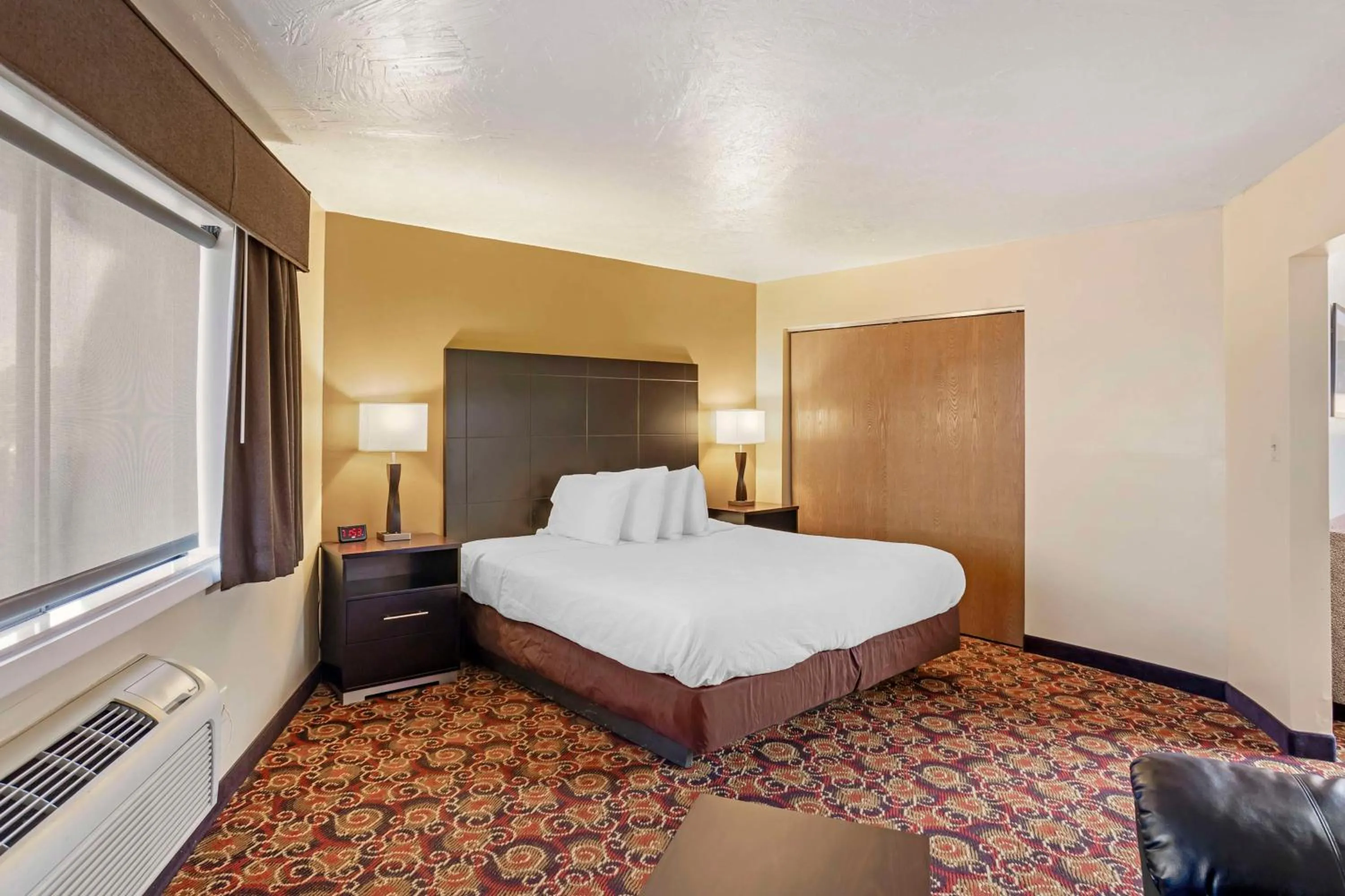 Bedroom, Bed in Best Western Monticello