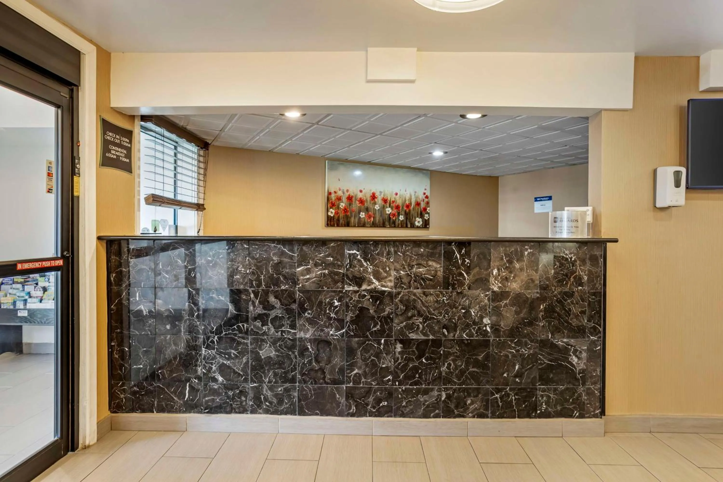 Lobby or reception in Best Western Monticello