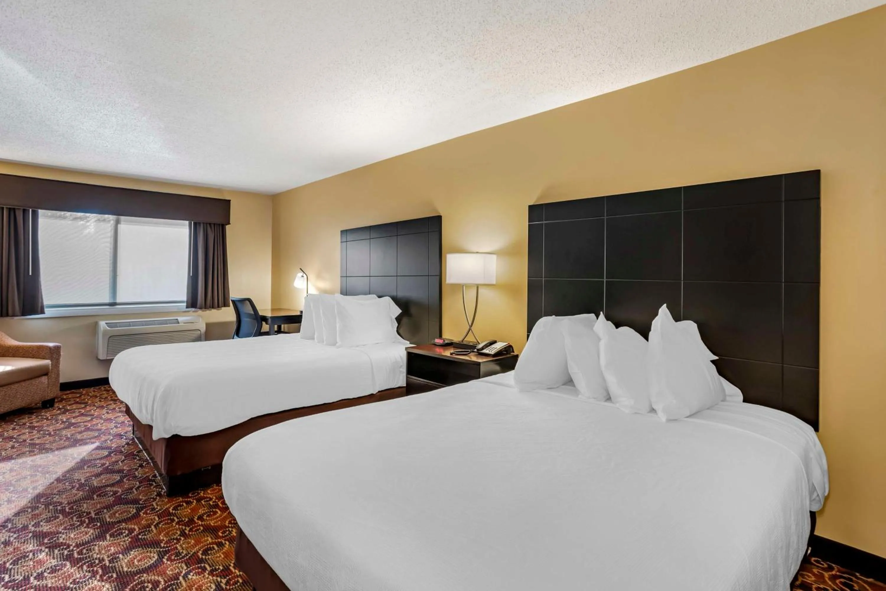 Bedroom, Bed in Best Western Monticello