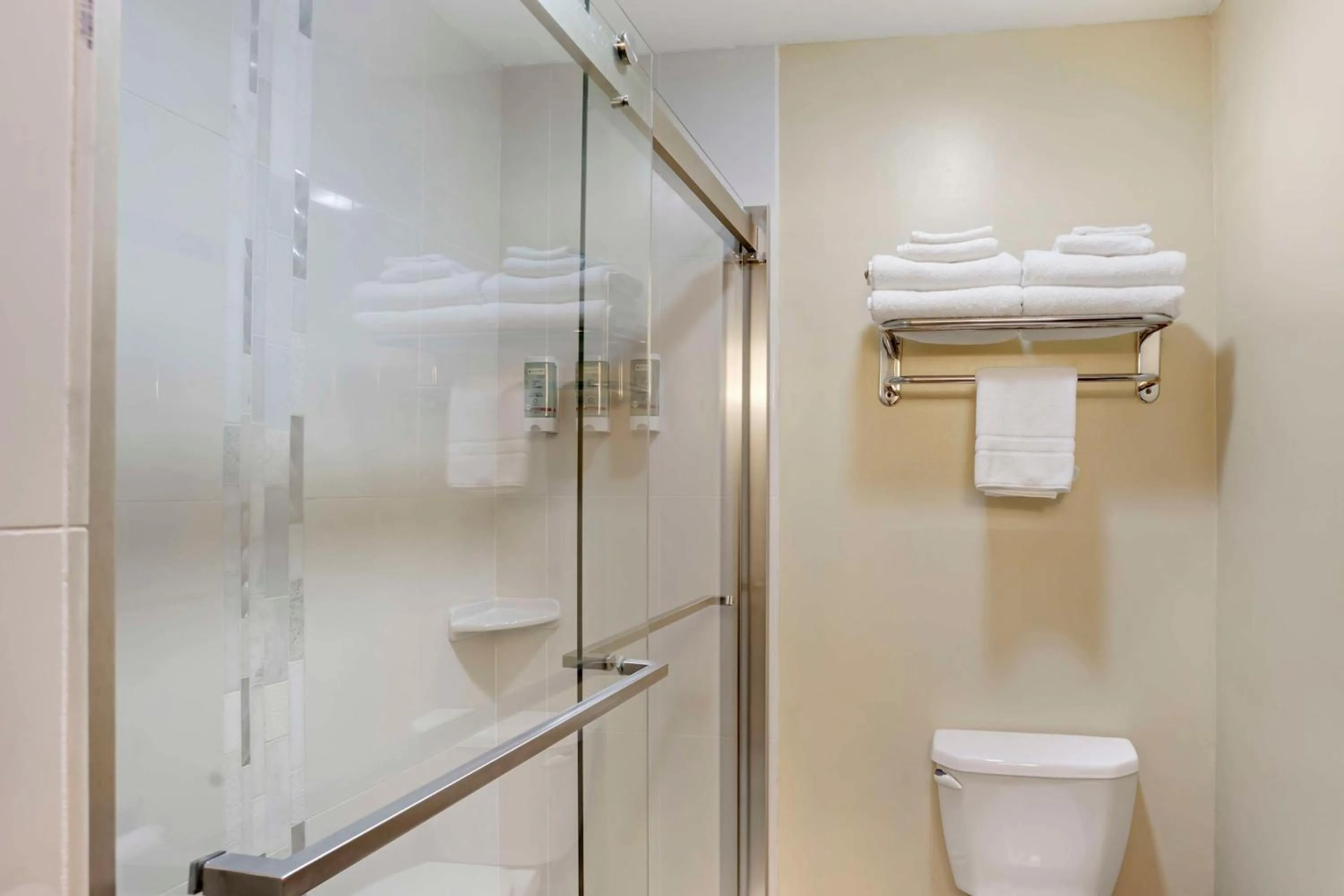 Bathroom in Best Western Monticello