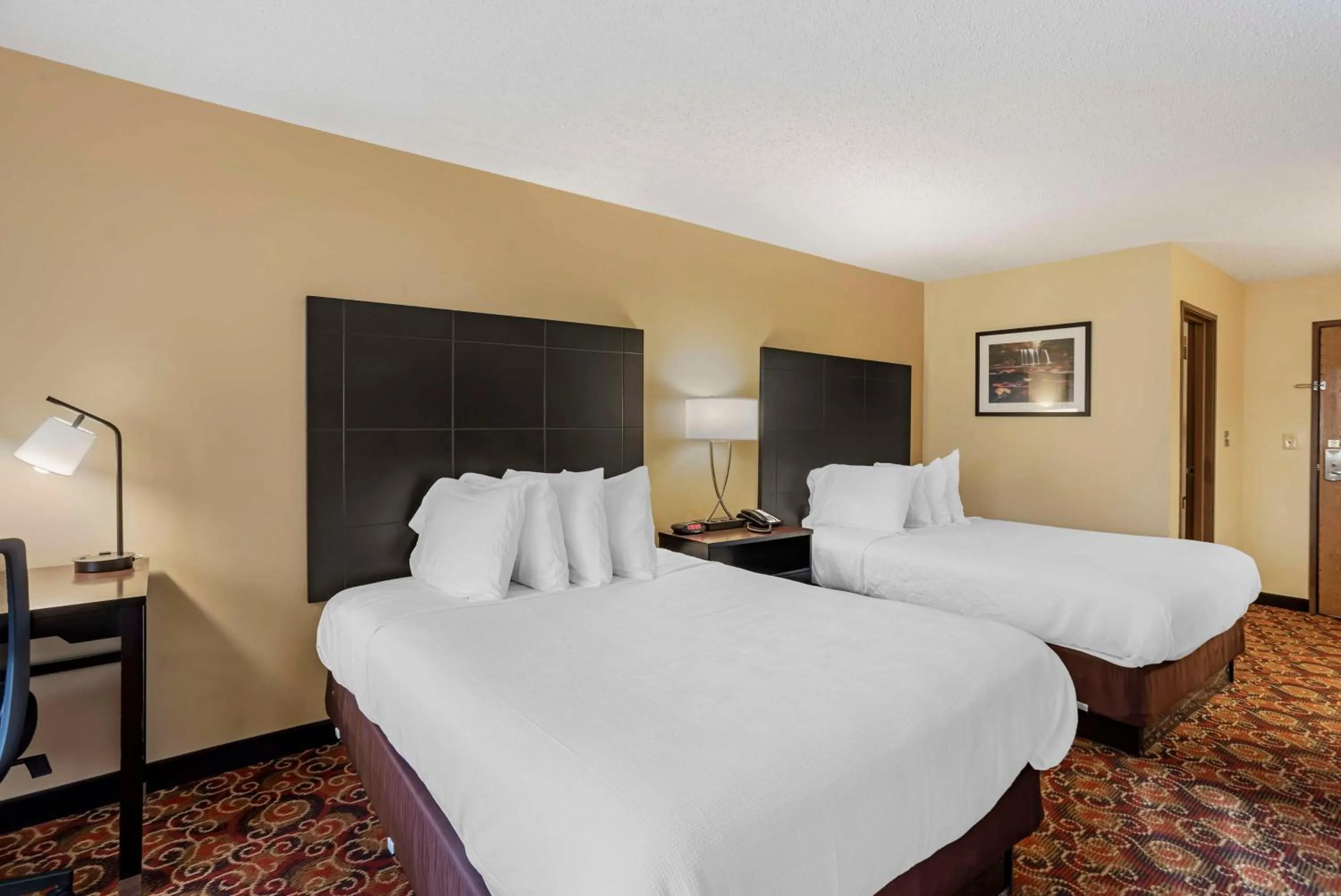 Bedroom, Bed in Best Western Monticello