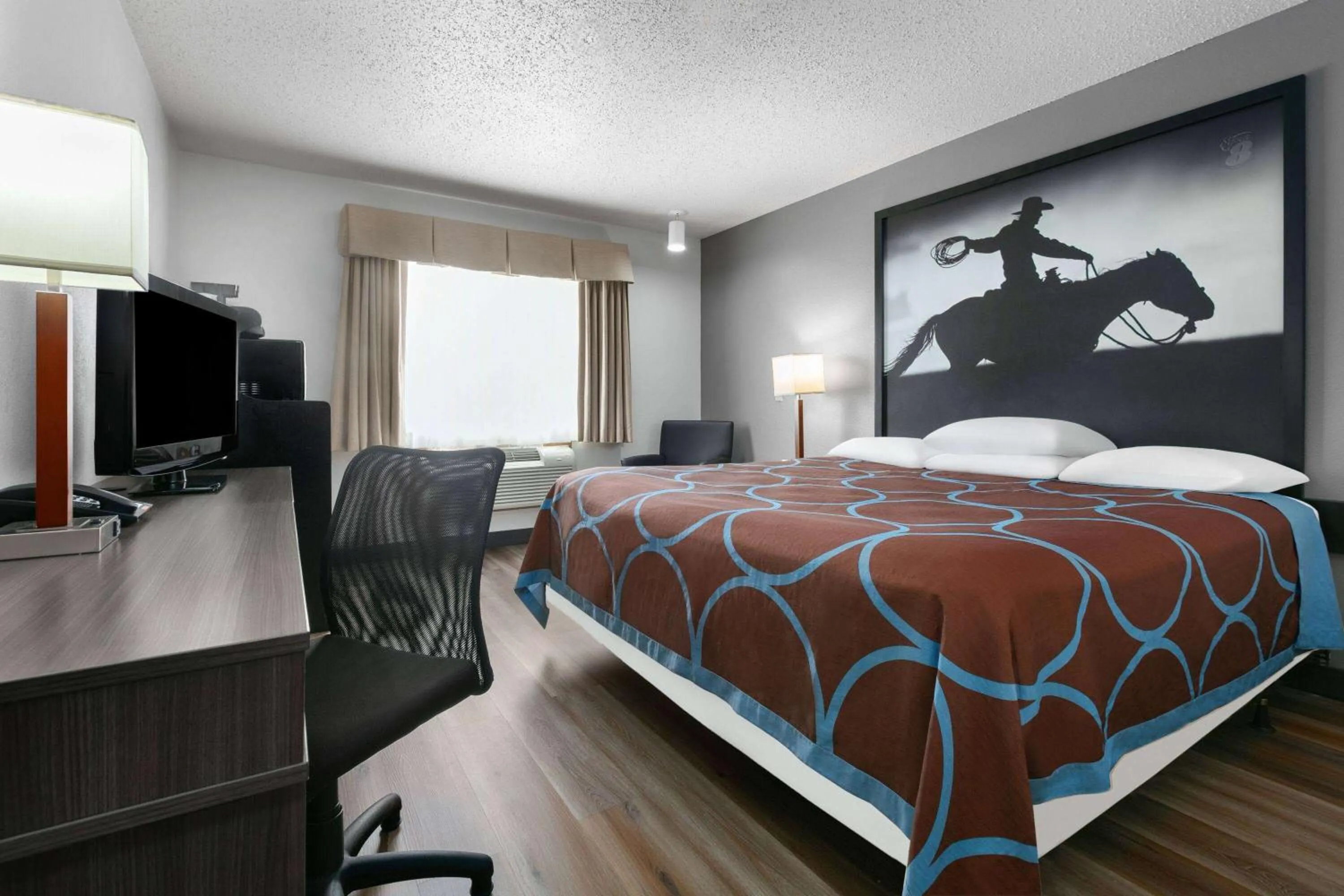 Photo of the whole room, Bed in Super 8 by Wyndham Grapevine/DFW Airport Northwest