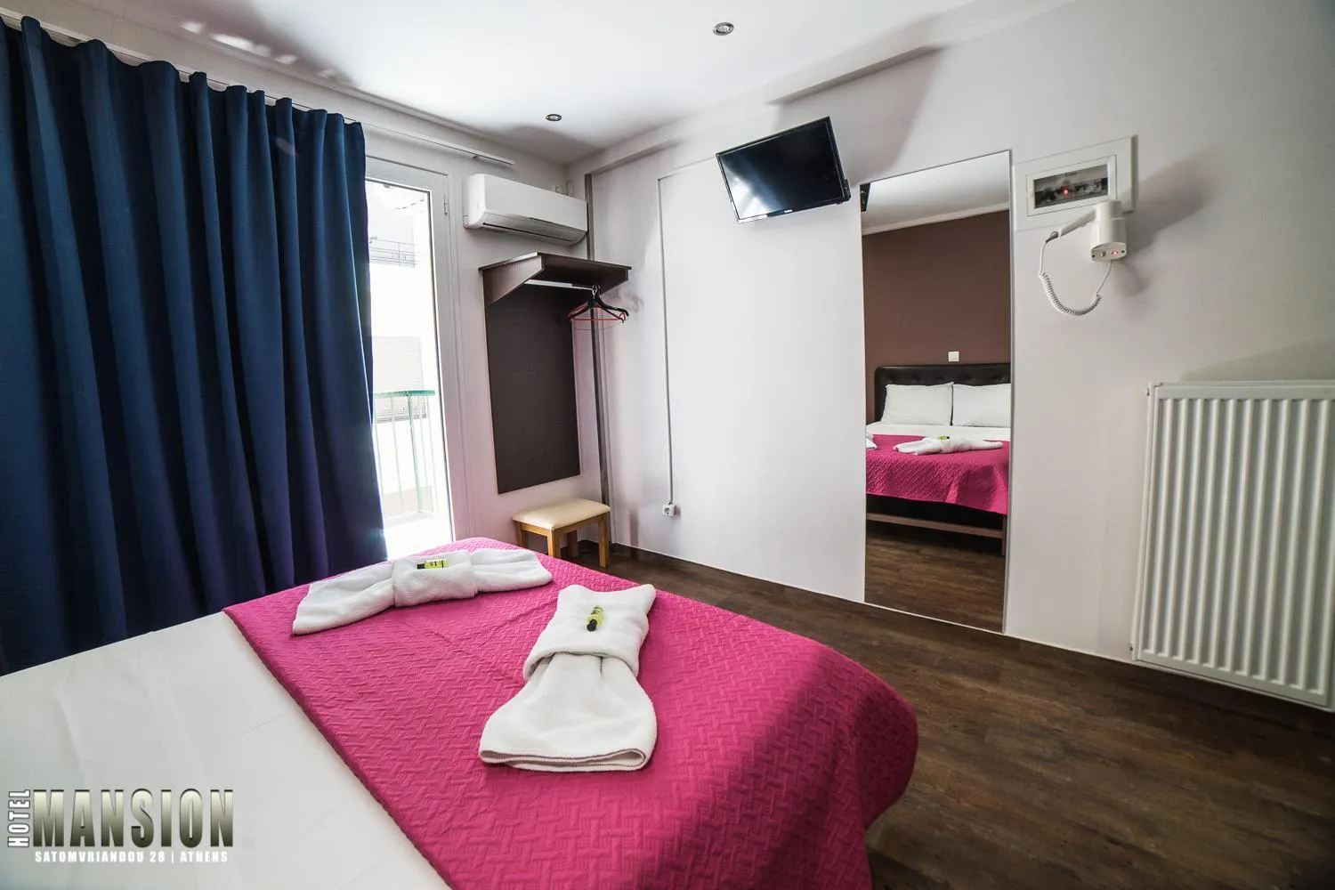 Bed in Mansion Hotel