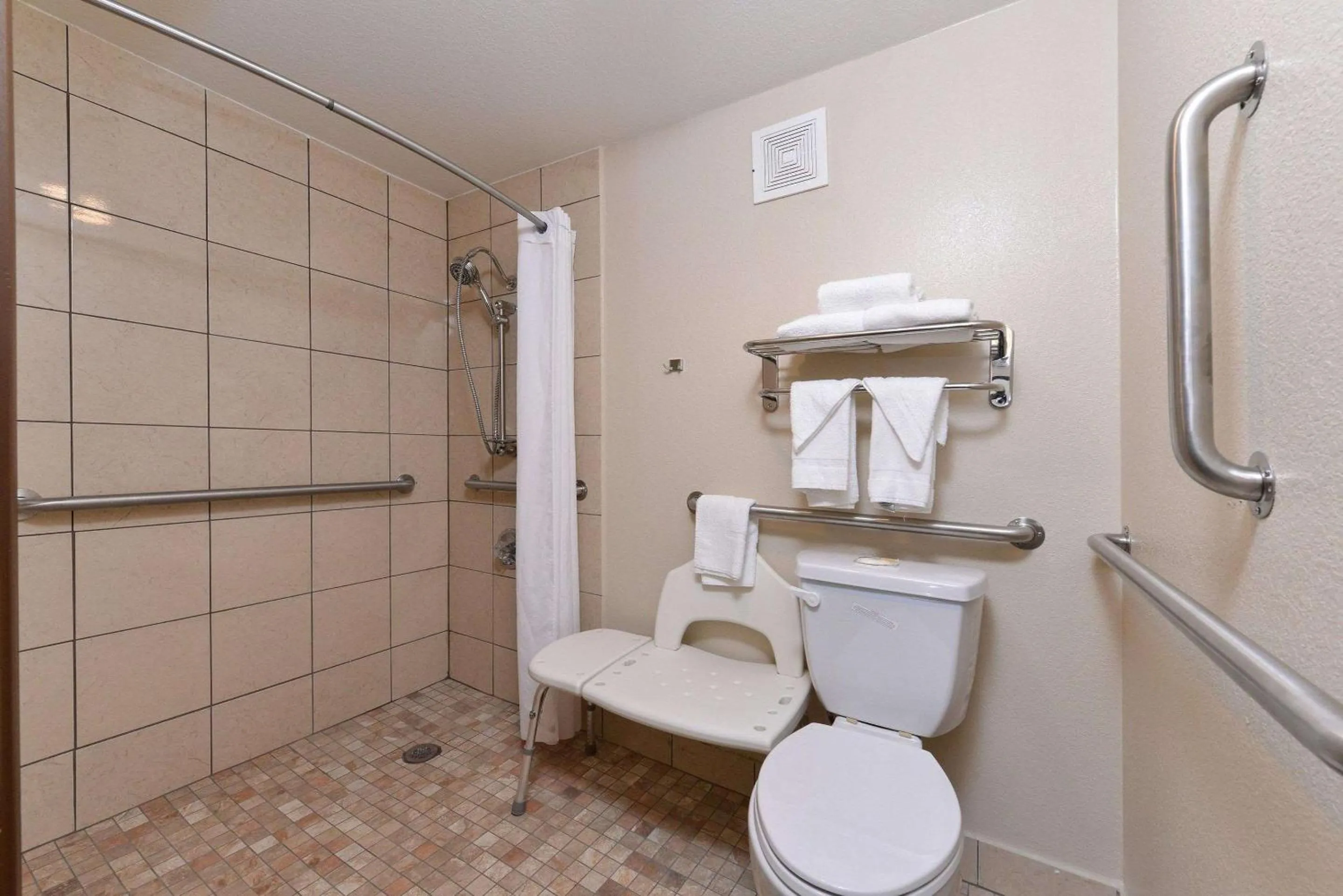 Bathroom in Quality Inn Appleton