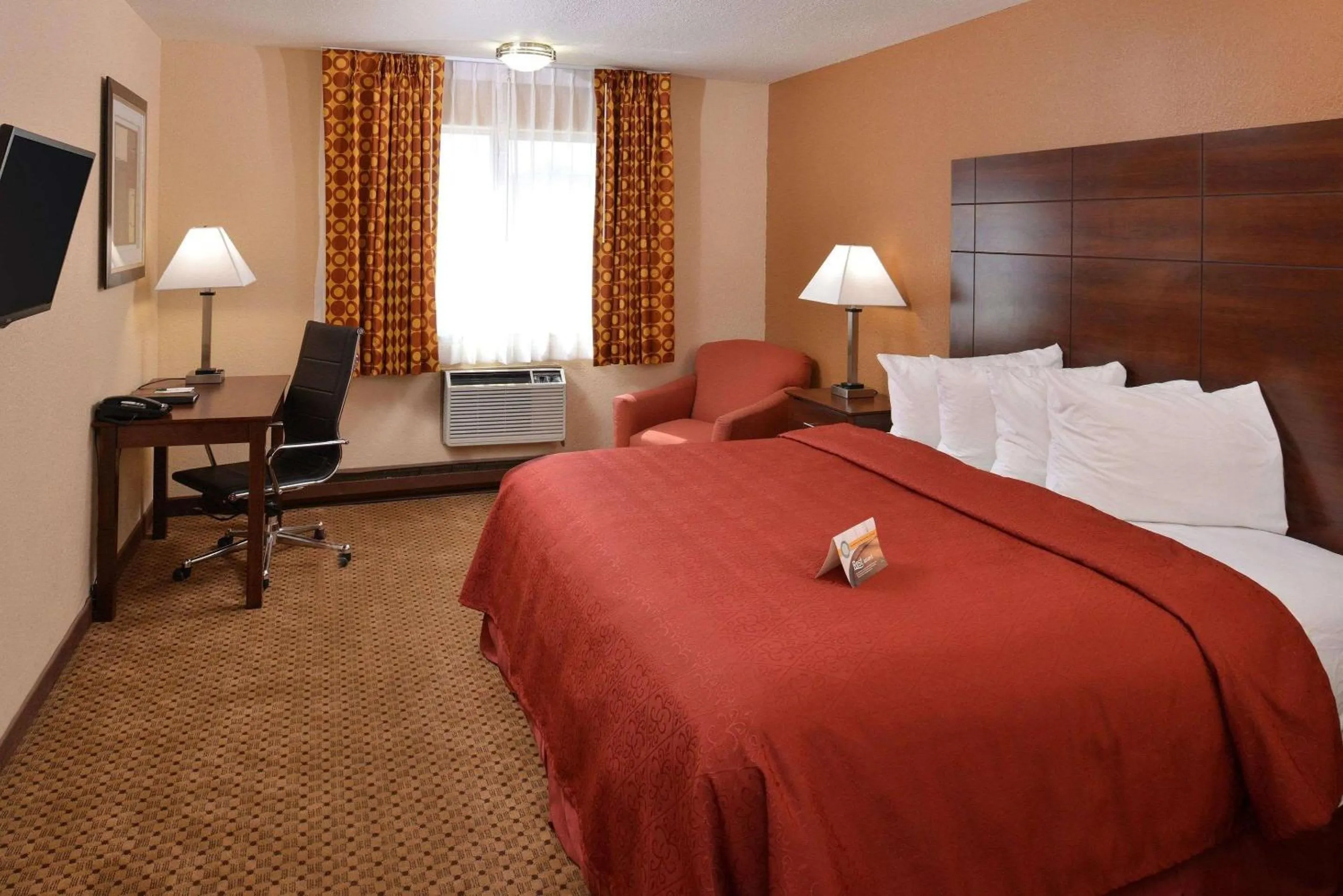 Photo of the whole room in Quality Inn Appleton