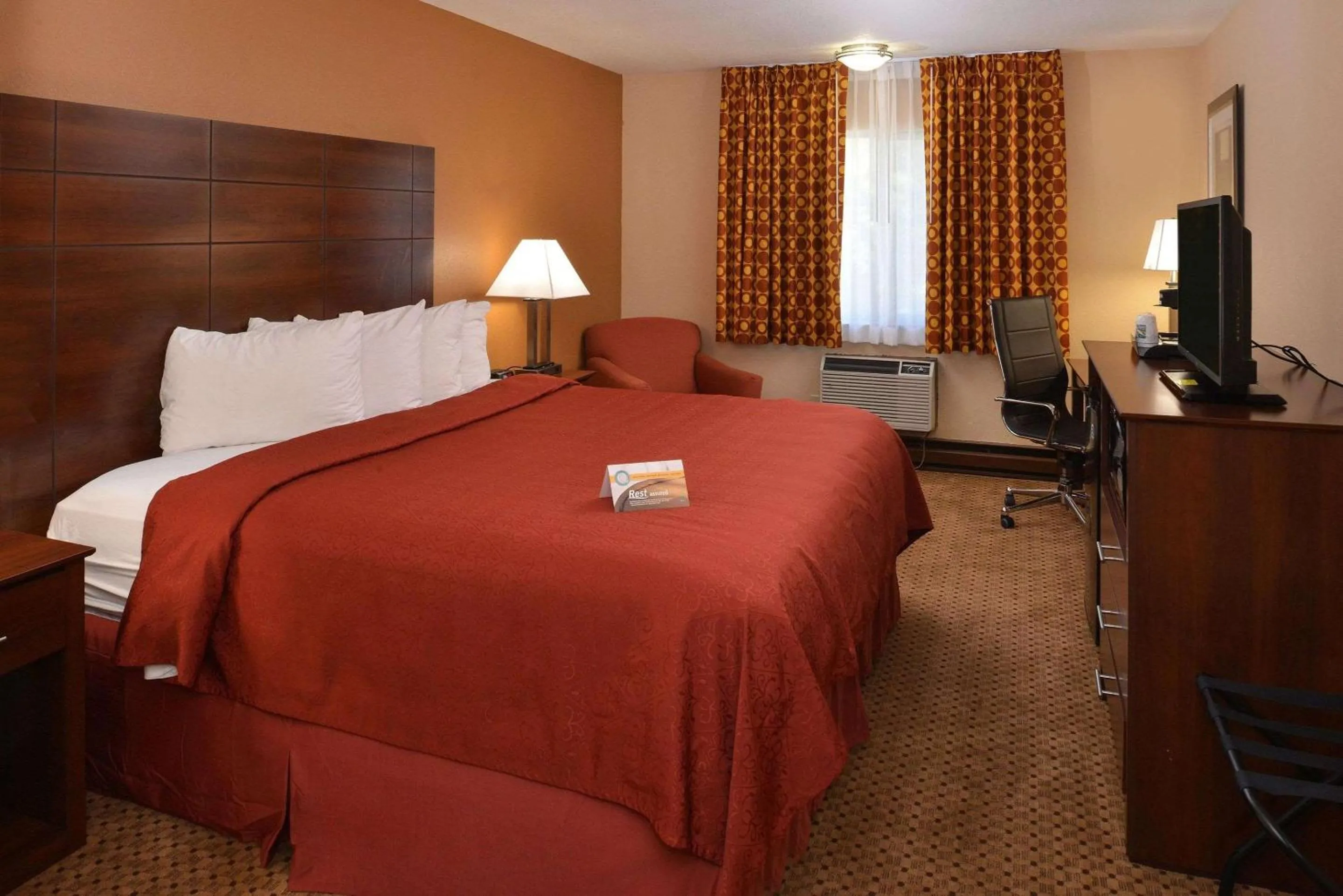 Photo of the whole room, Bed in Quality Inn Appleton West