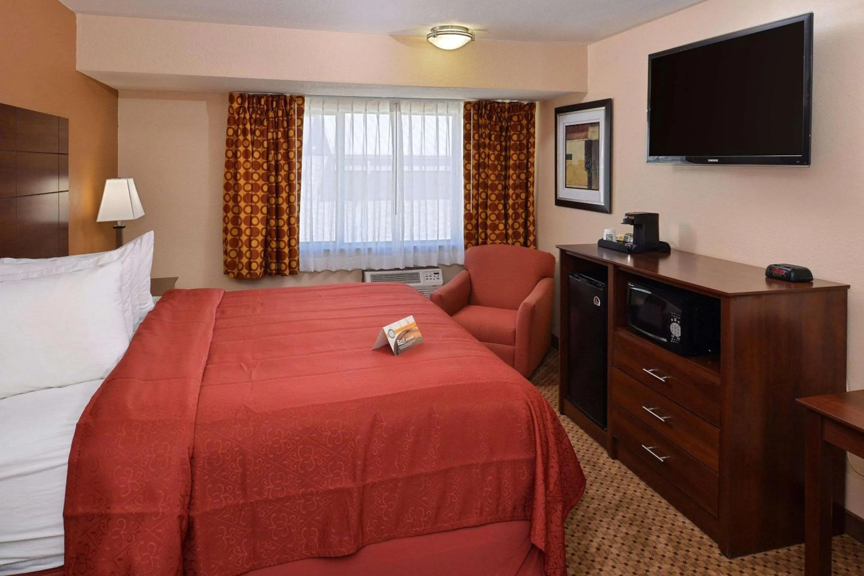 Photo of the whole room, Bed in Quality Inn Appleton West