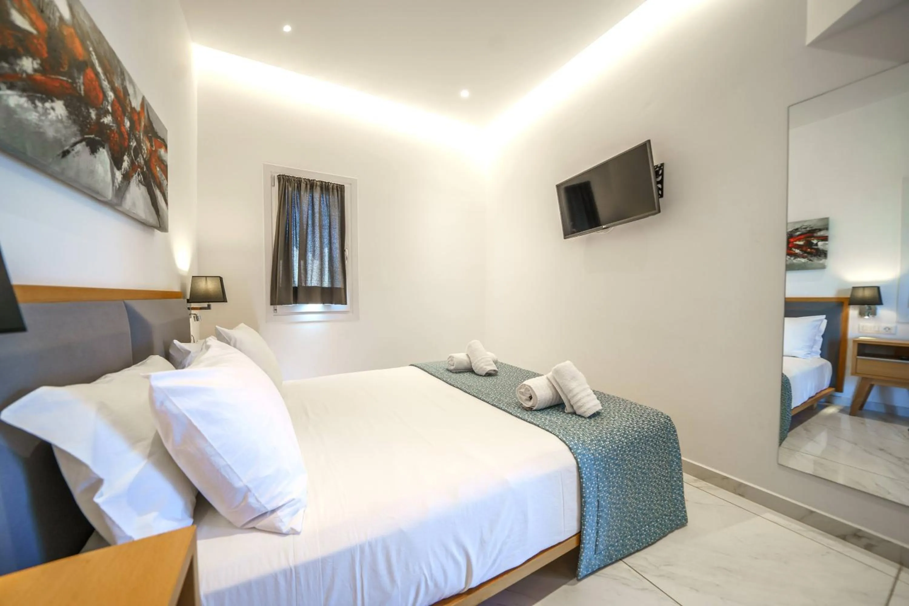 Bedroom, Bed in Elysian Suites