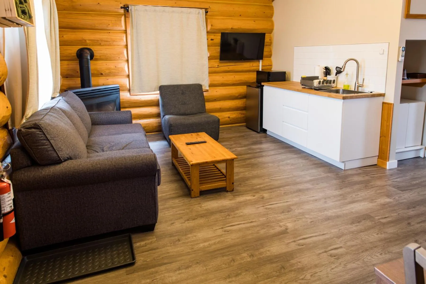 Glacier House Hotel & Resort