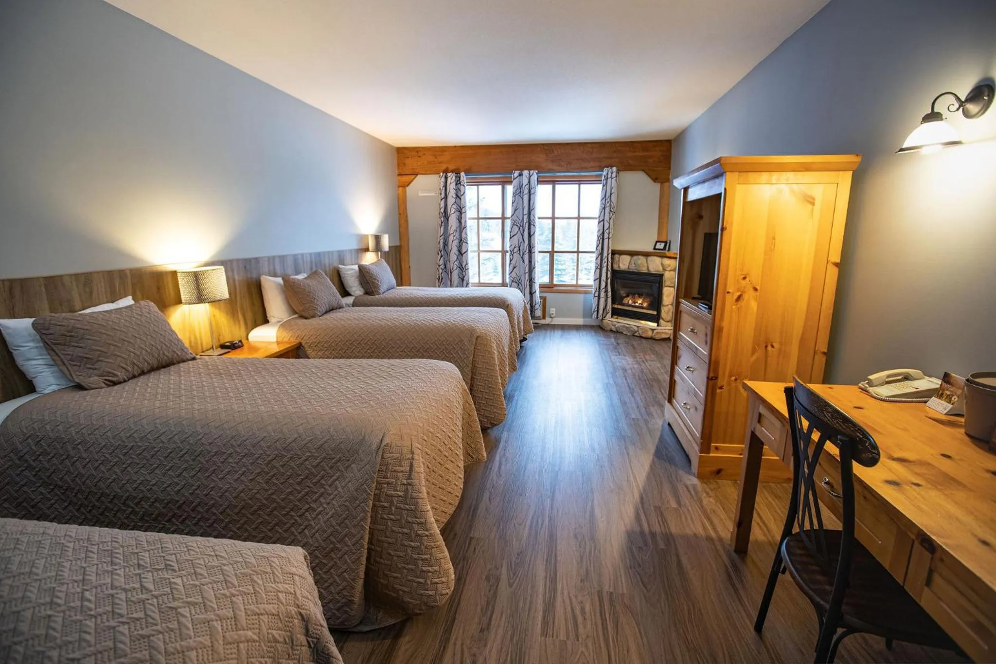 Photo of the whole room, Bed in Glacier House Hotel & Resort