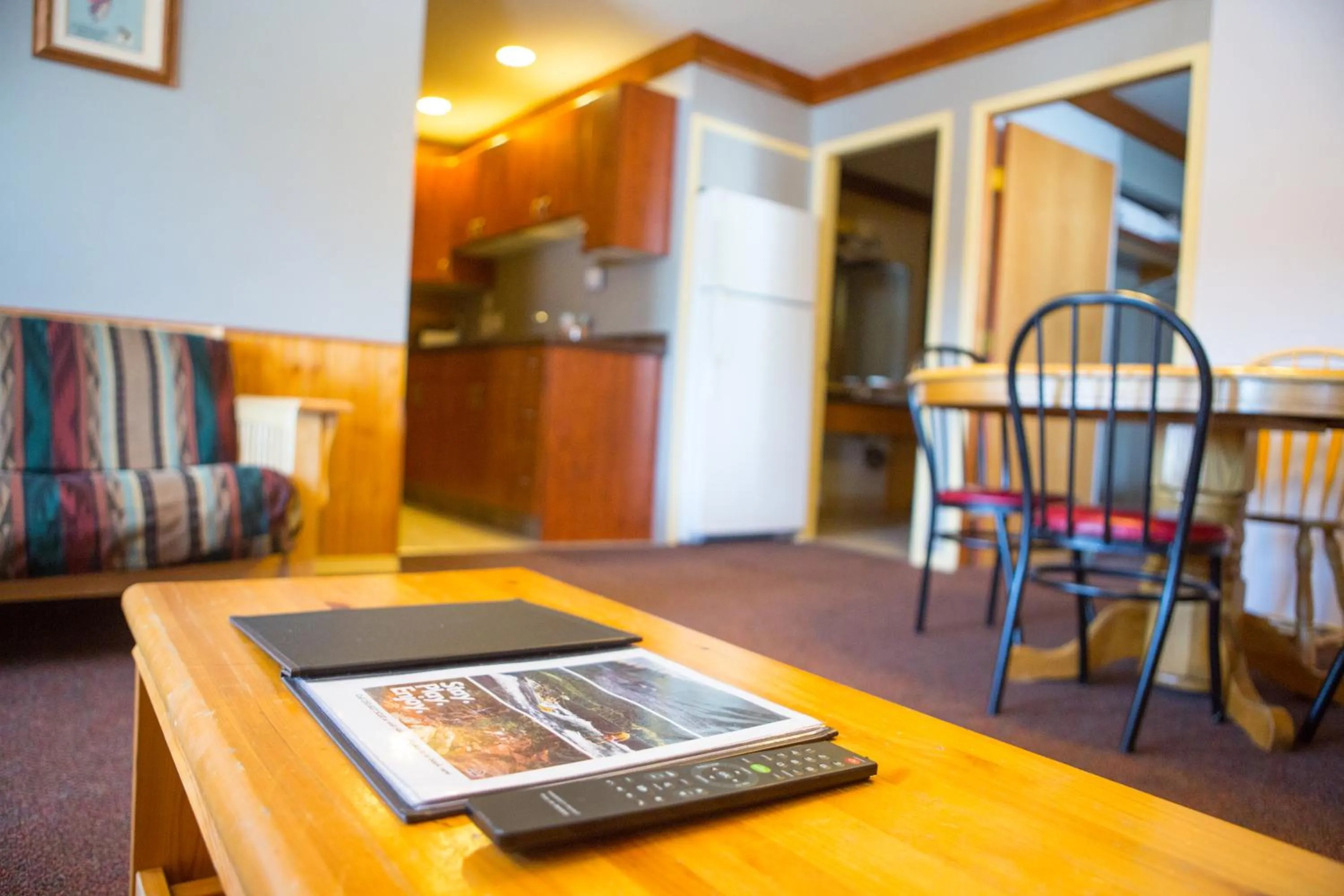 Living room in Glacier House Hotel & Resort