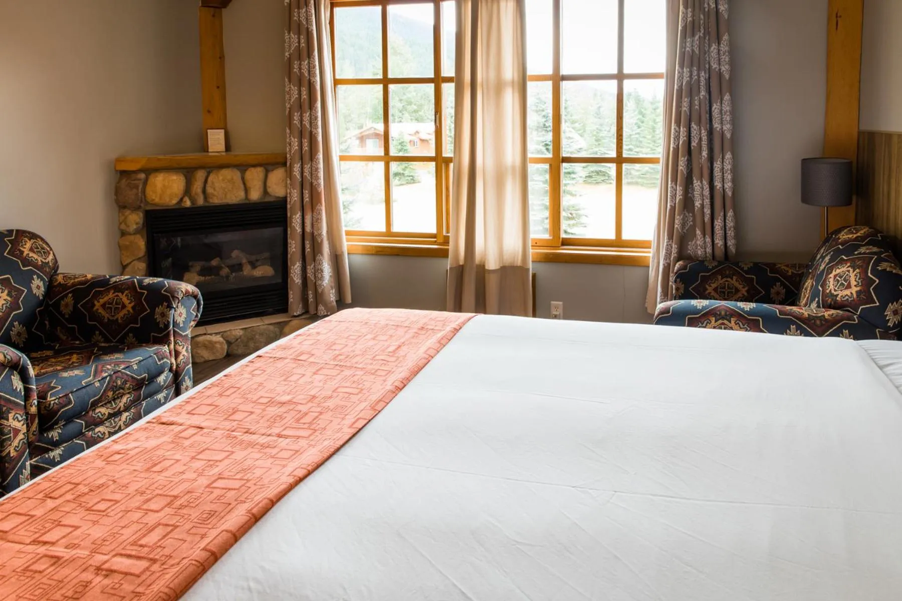 Bed in Glacier House Hotel & Resort