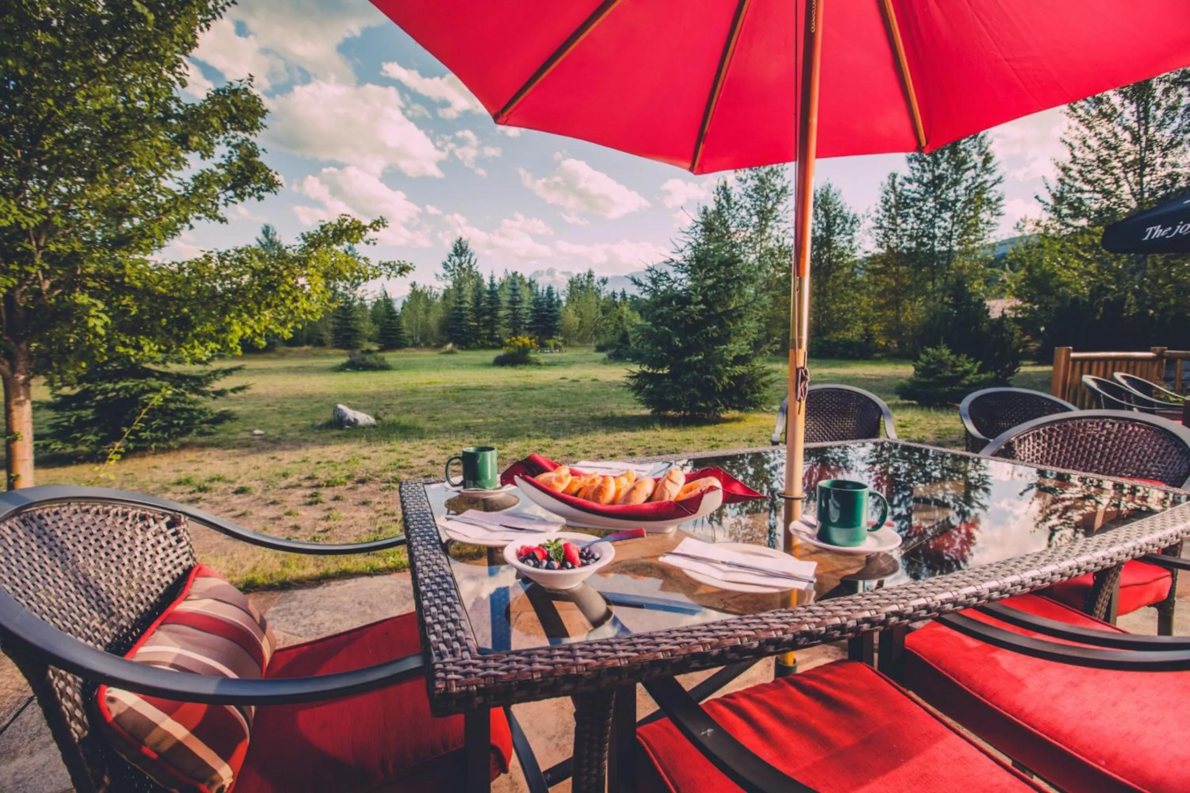 Patio in Glacier House Hotel & Resort