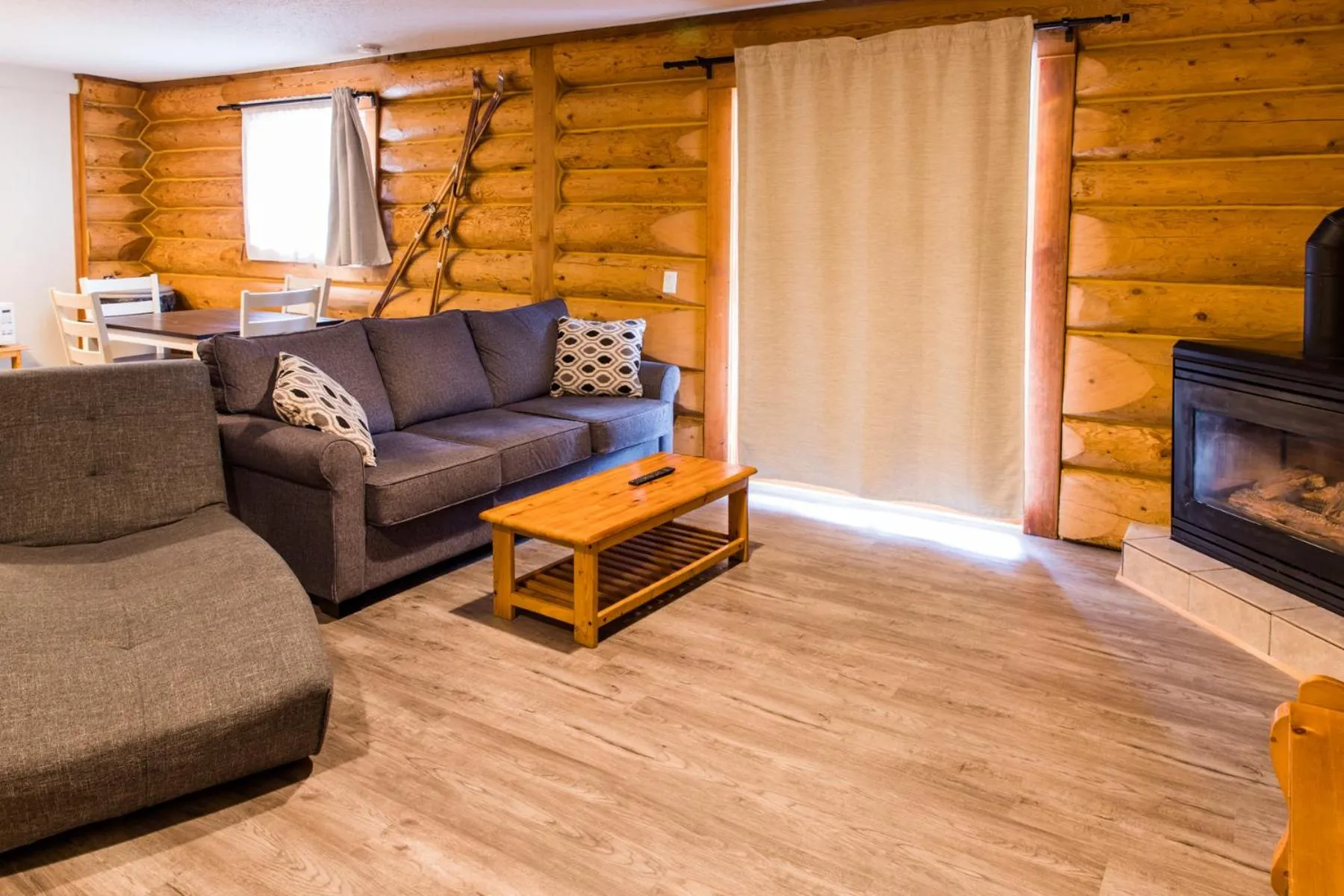 Glacier House Hotel & Resort