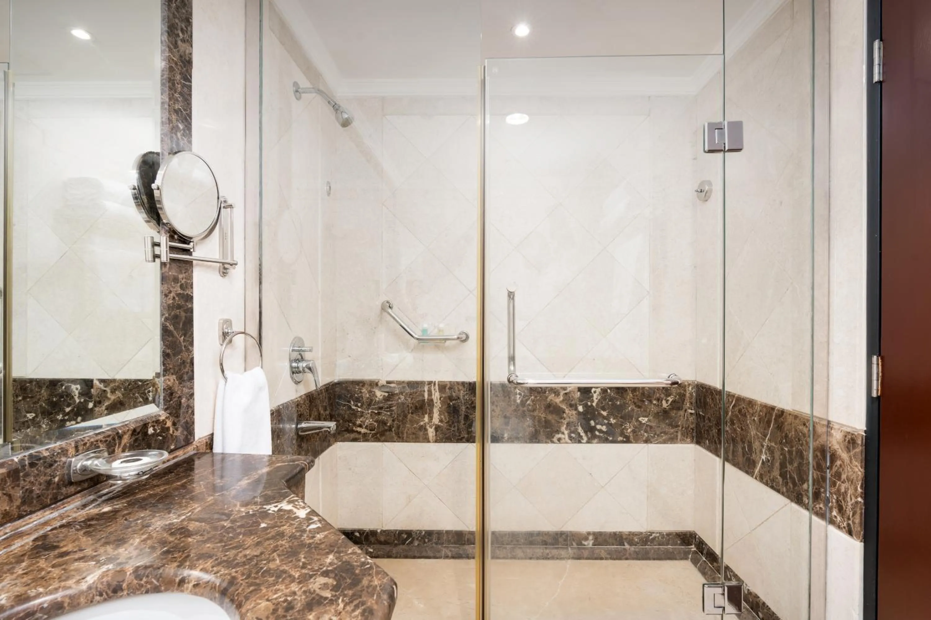 Al Shohada by Palm Rich Makkah