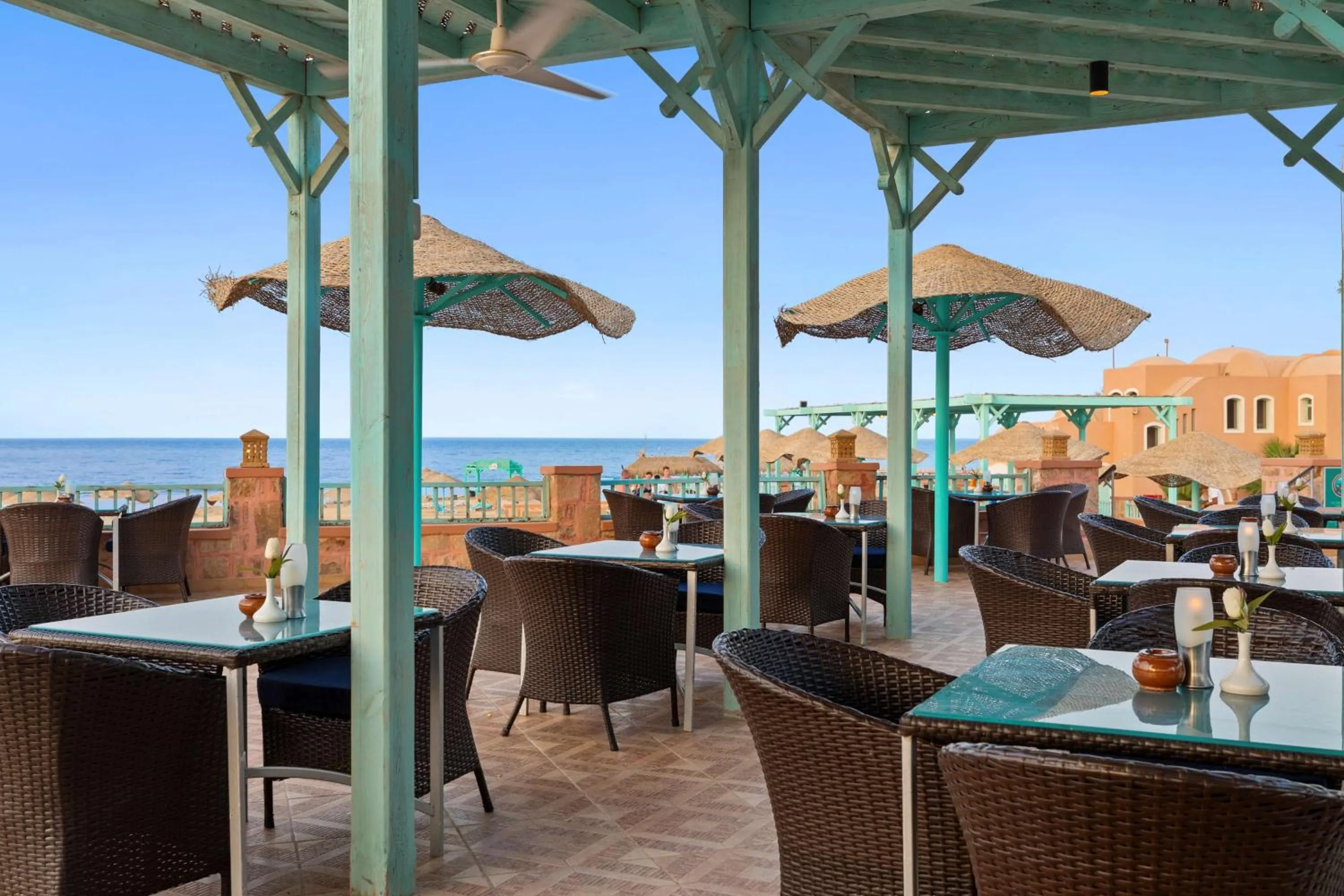 Lounge or bar in Radisson Blu Resort El Quseir