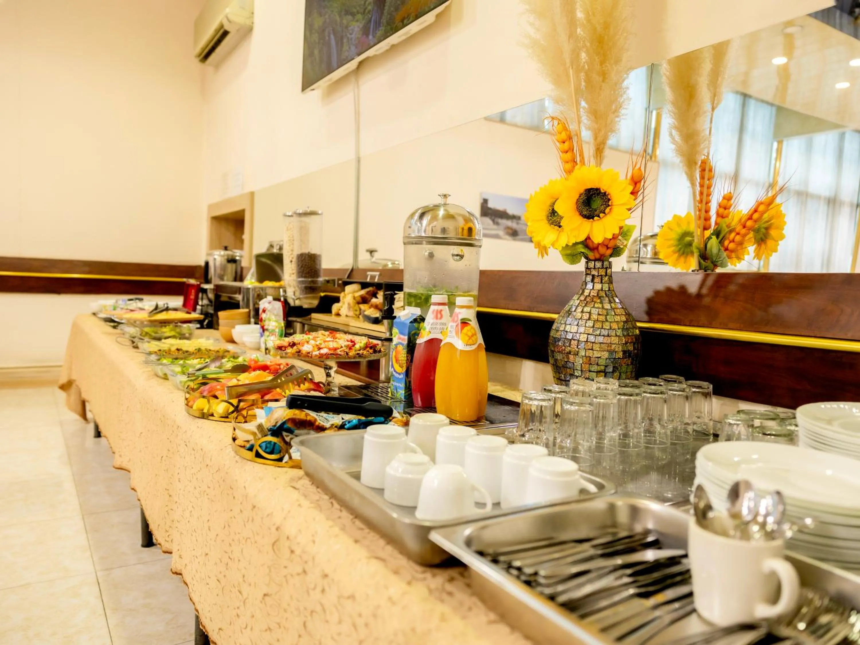 Continental breakfast in Comfort Hotel